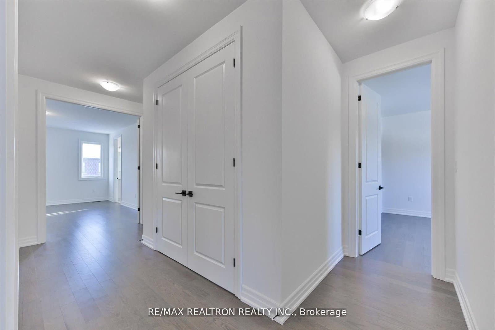 2858 Foxden Square thumbnail 45
