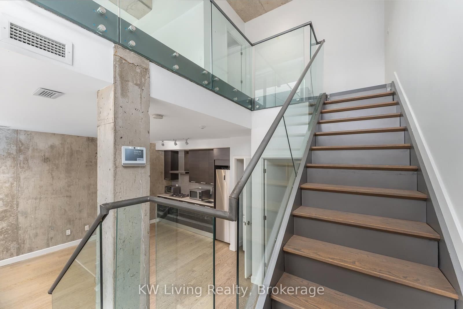 90 Broadview Avenue, Unit LW1 thumbnail 15