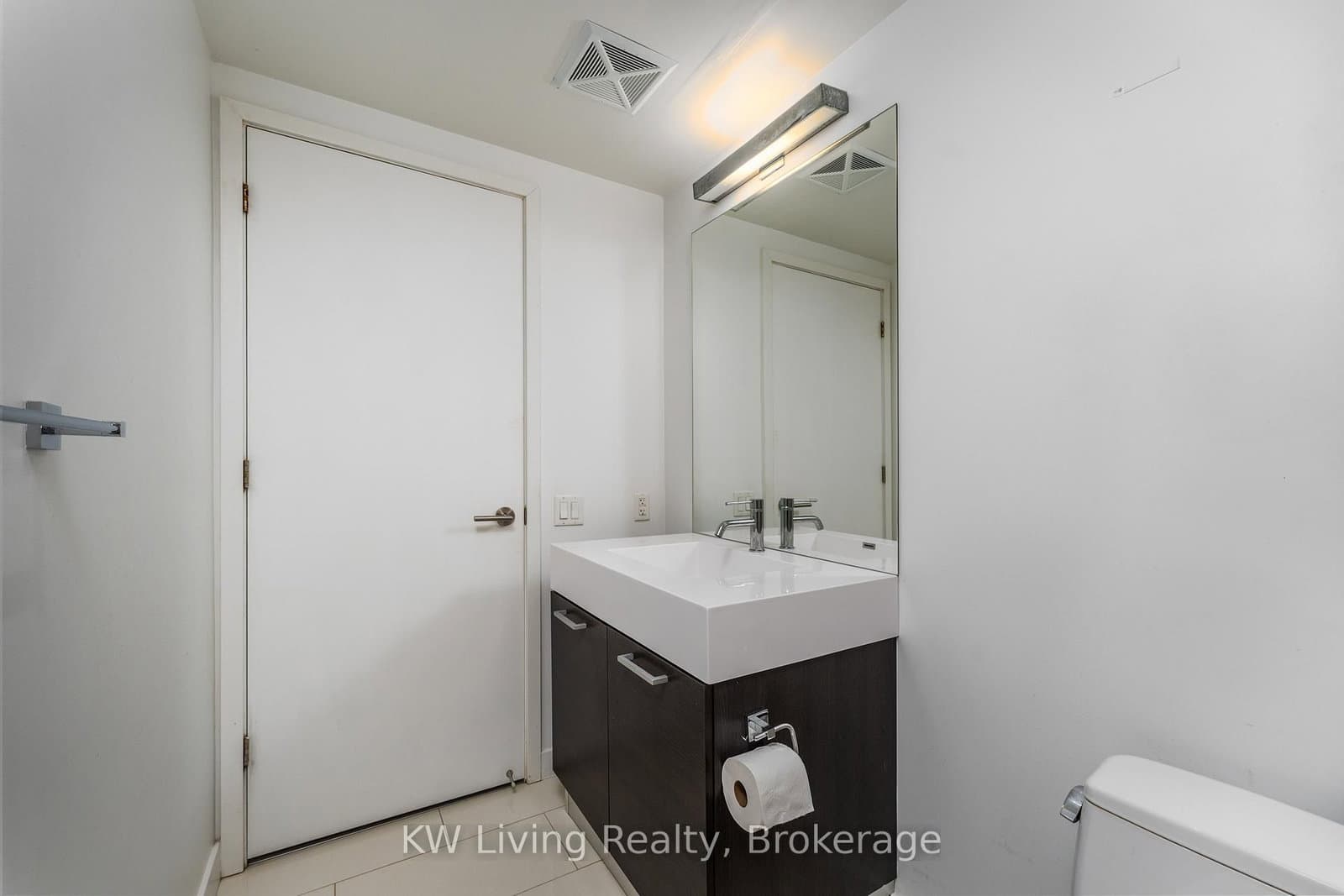 90 Broadview Avenue, Unit LW1 thumbnail 18