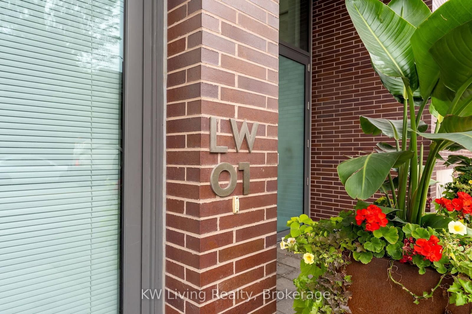 90 Broadview Avenue, Unit LW1 thumbnail 24