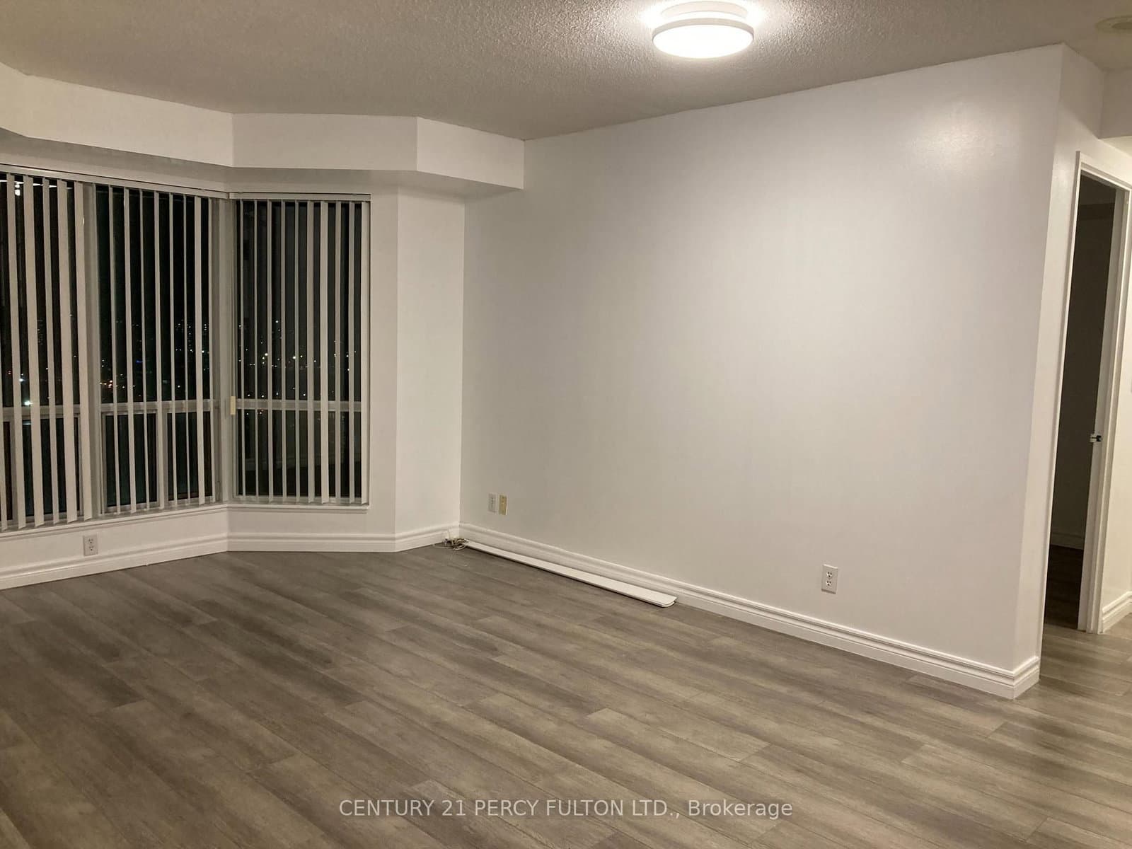 11 Lee Centre Drive, Unit 2010 thumbnail 6