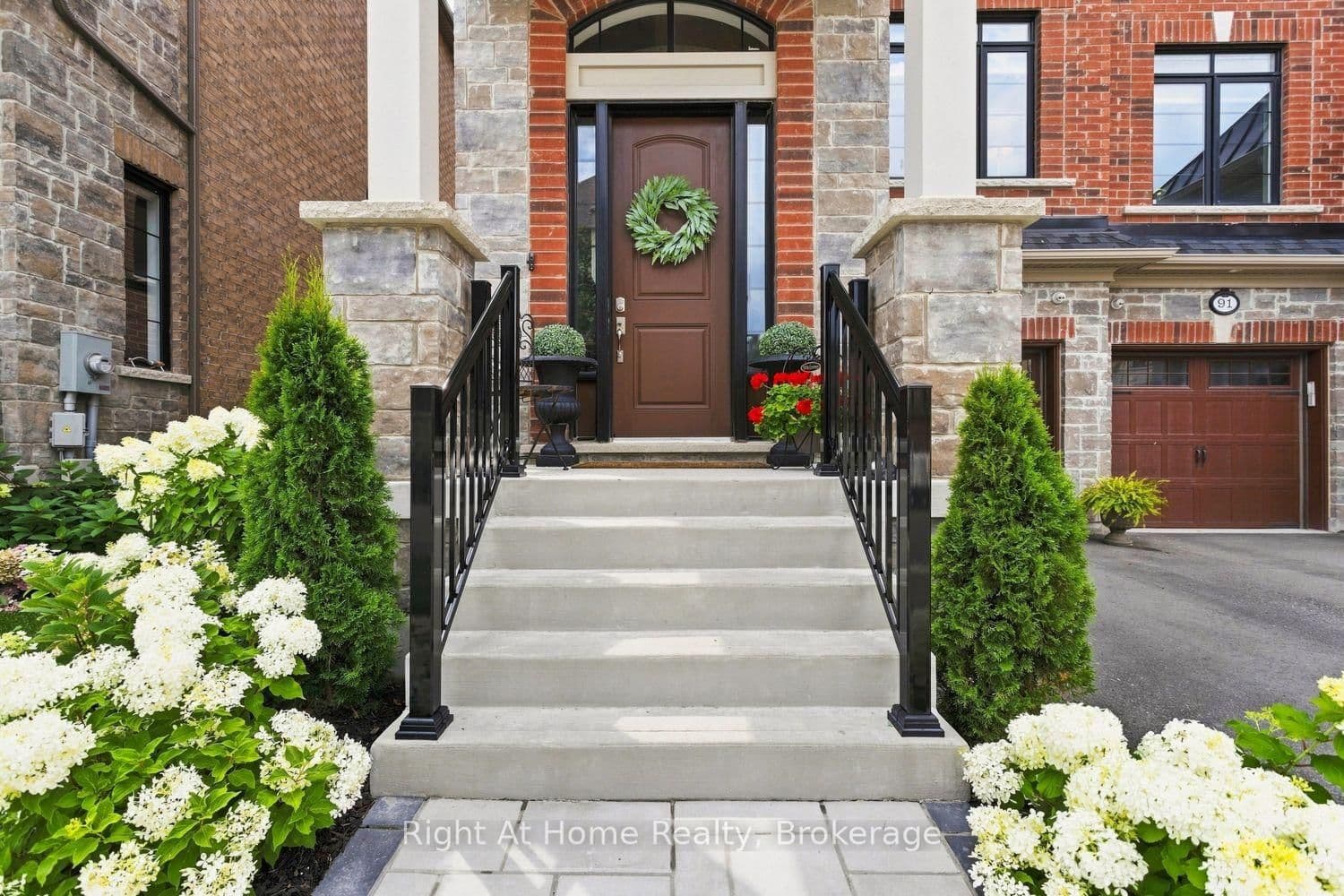 89 Elkington Crescent thumbnail 3