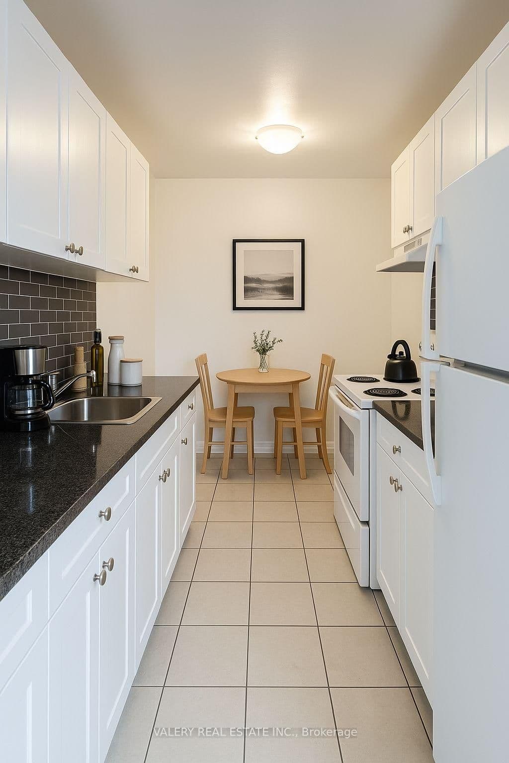 35 Confederation Drive, Unit 304 thumbnail 2