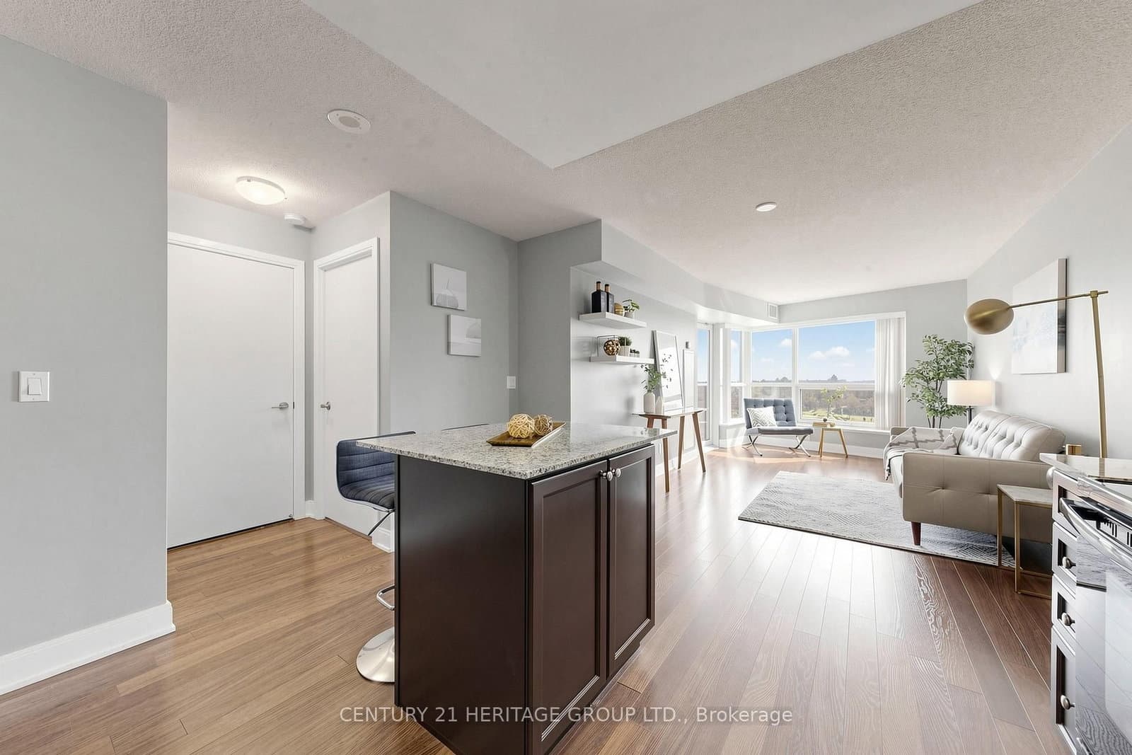 135 Village Green Square, Unit 1216 thumbnail 13