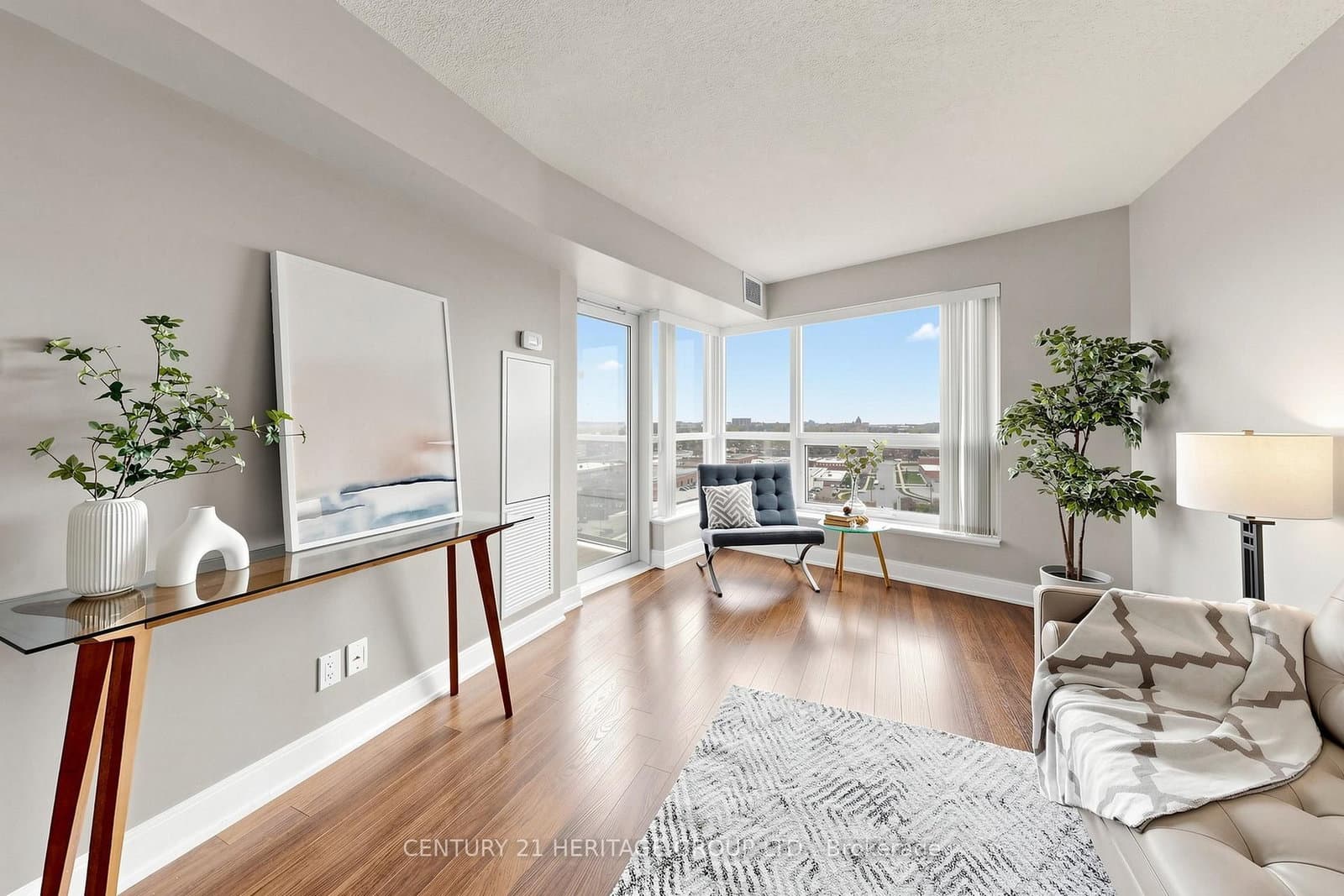 135 Village Green Square, Unit 1216 thumbnail 15