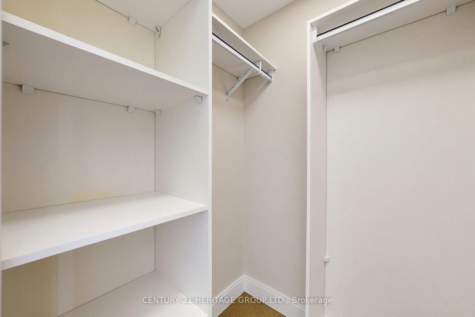 135 Village Green Square, Unit 1216 thumbnail 21