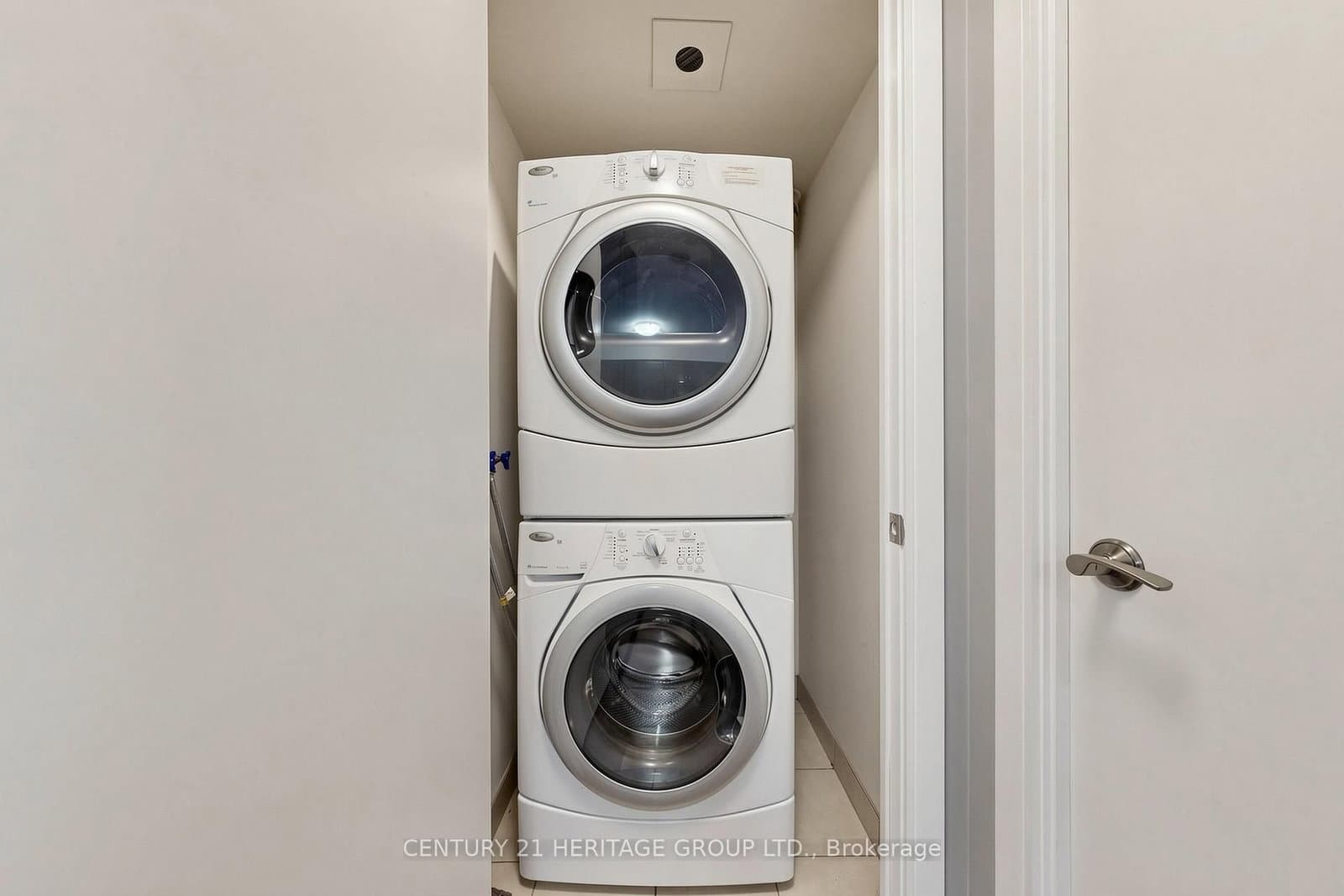 135 Village Green Square, Unit 1216 thumbnail 23