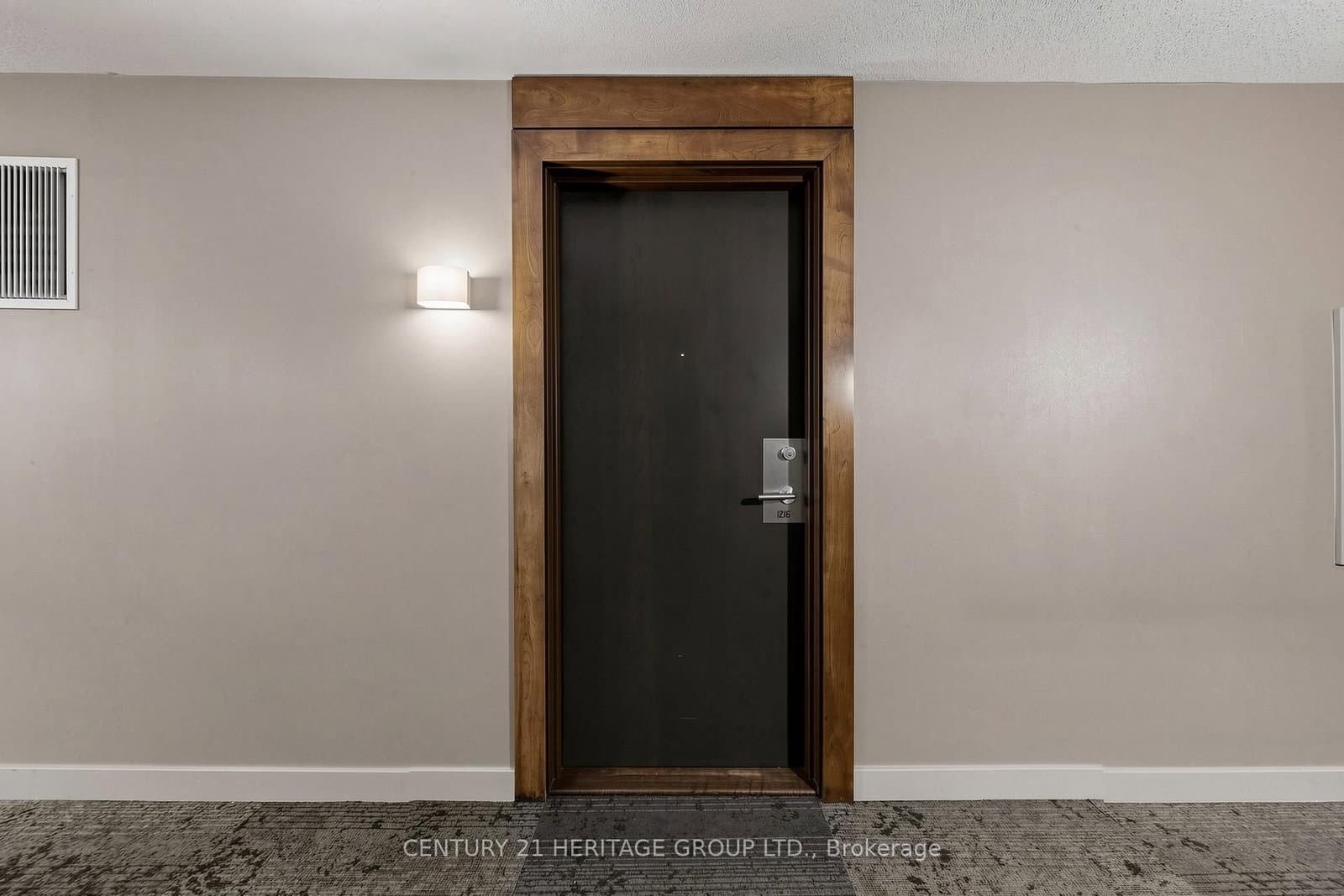 135 Village Green Square, Unit 1216 thumbnail 6