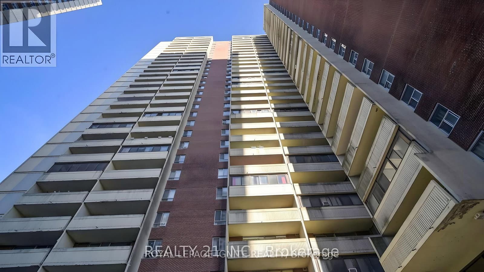 #415 - 5 Massey Square