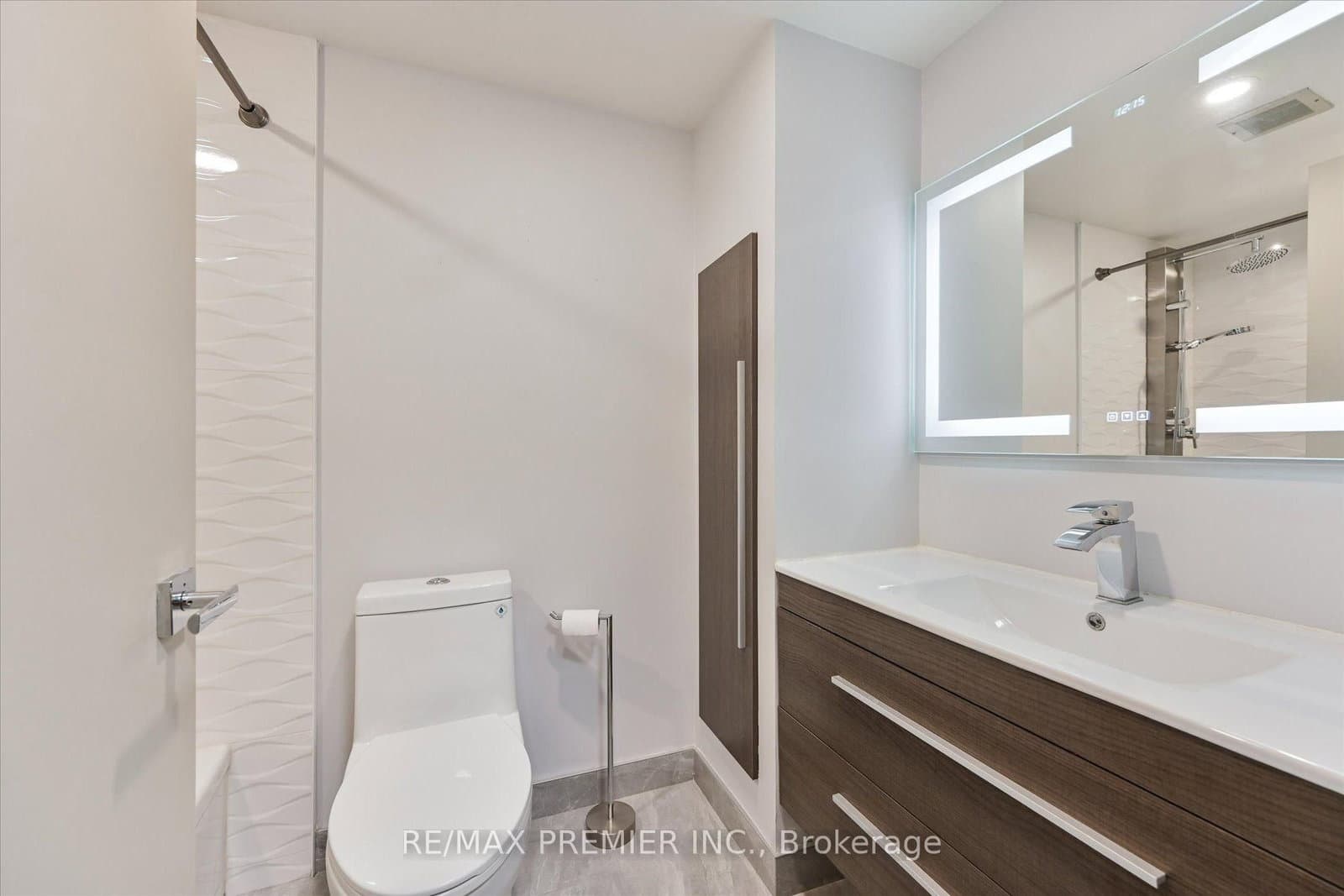 3734 St Clair Avenue E, Unit 403 thumbnail 18