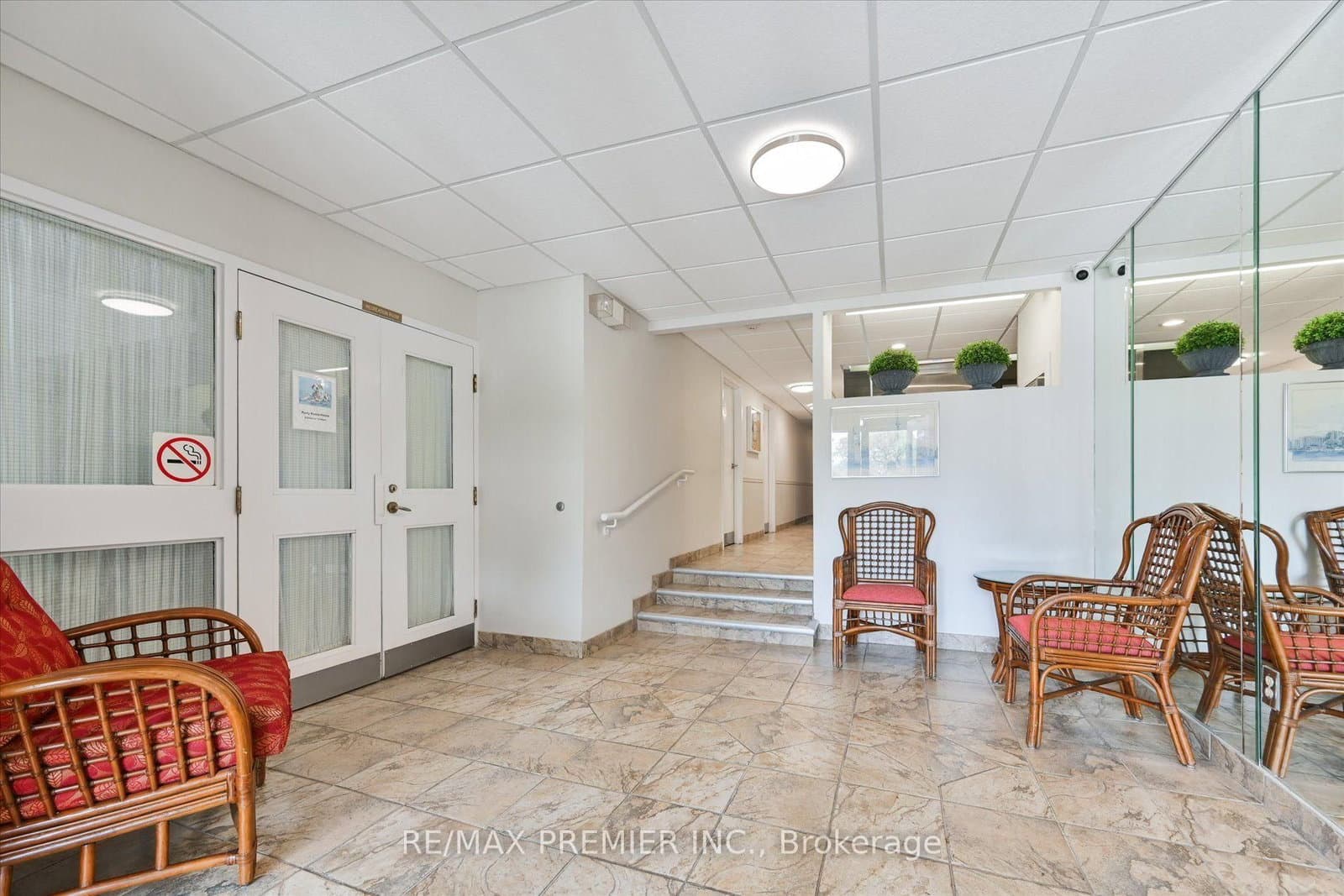 3734 St Clair Avenue E, Unit 403 thumbnail 3