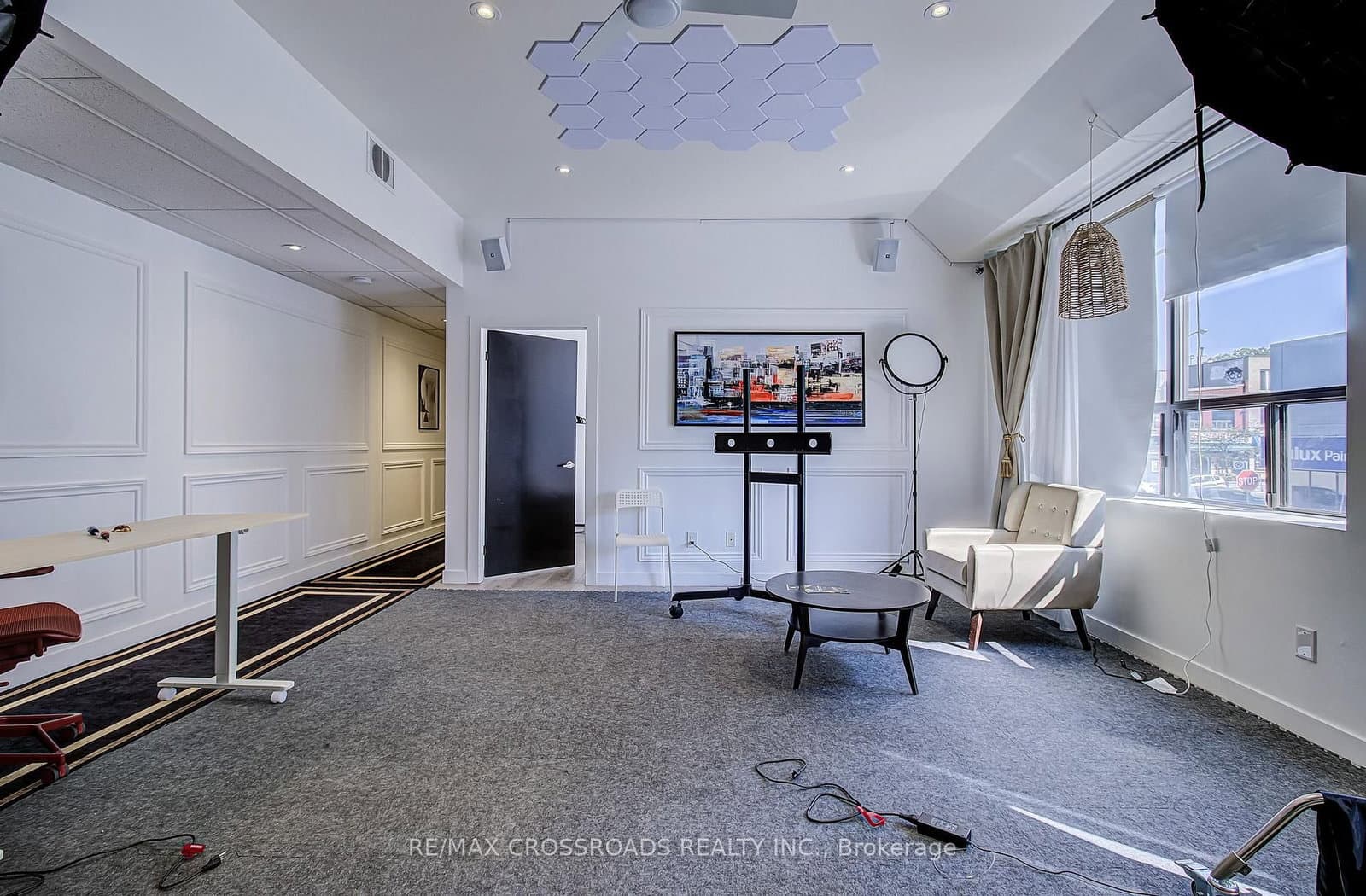 2017 Danforth Avenue, Unit 2nd floor thumbnail 4
