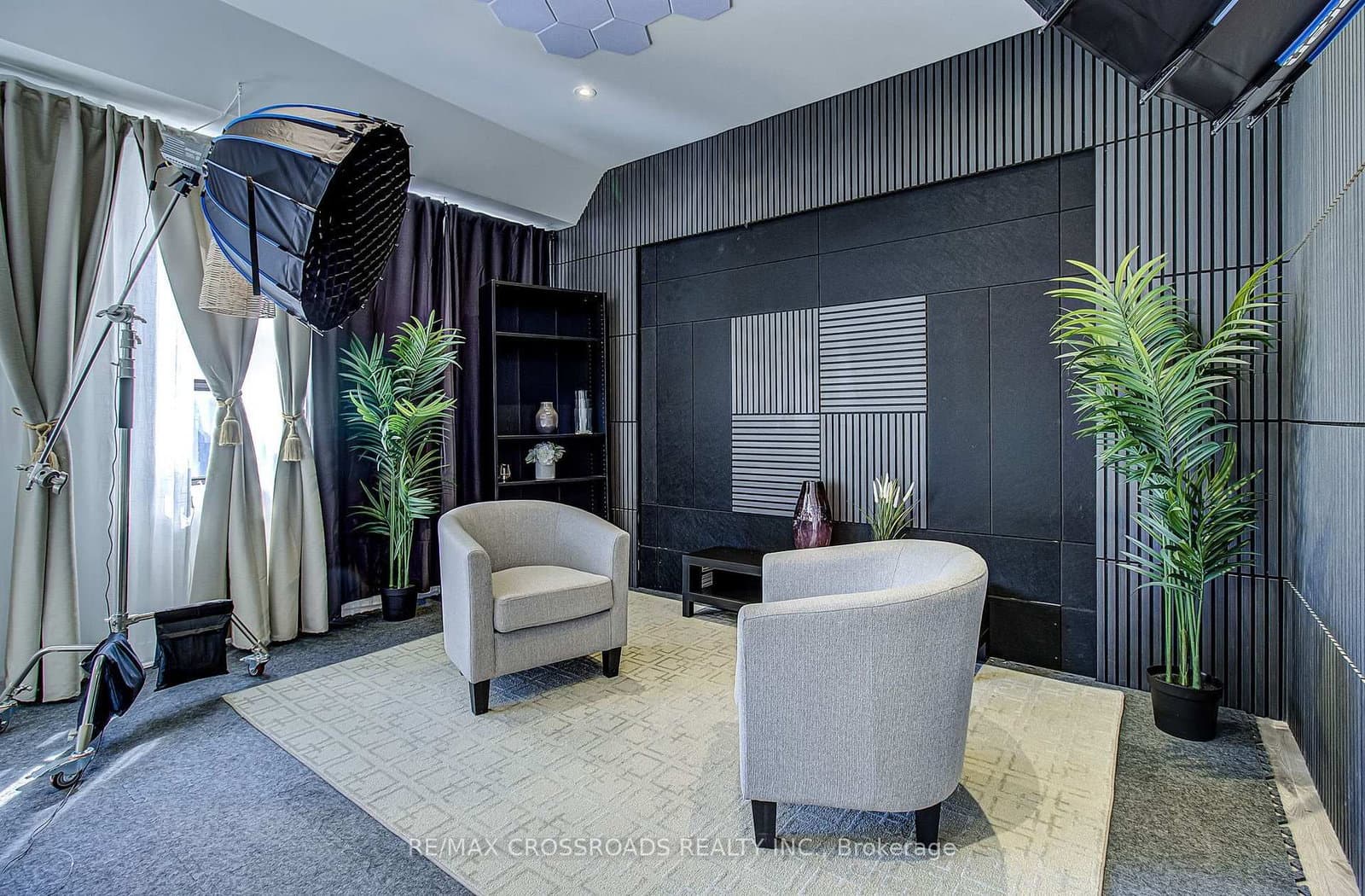 2017 Danforth Avenue, Unit 2nd floor thumbnail 6