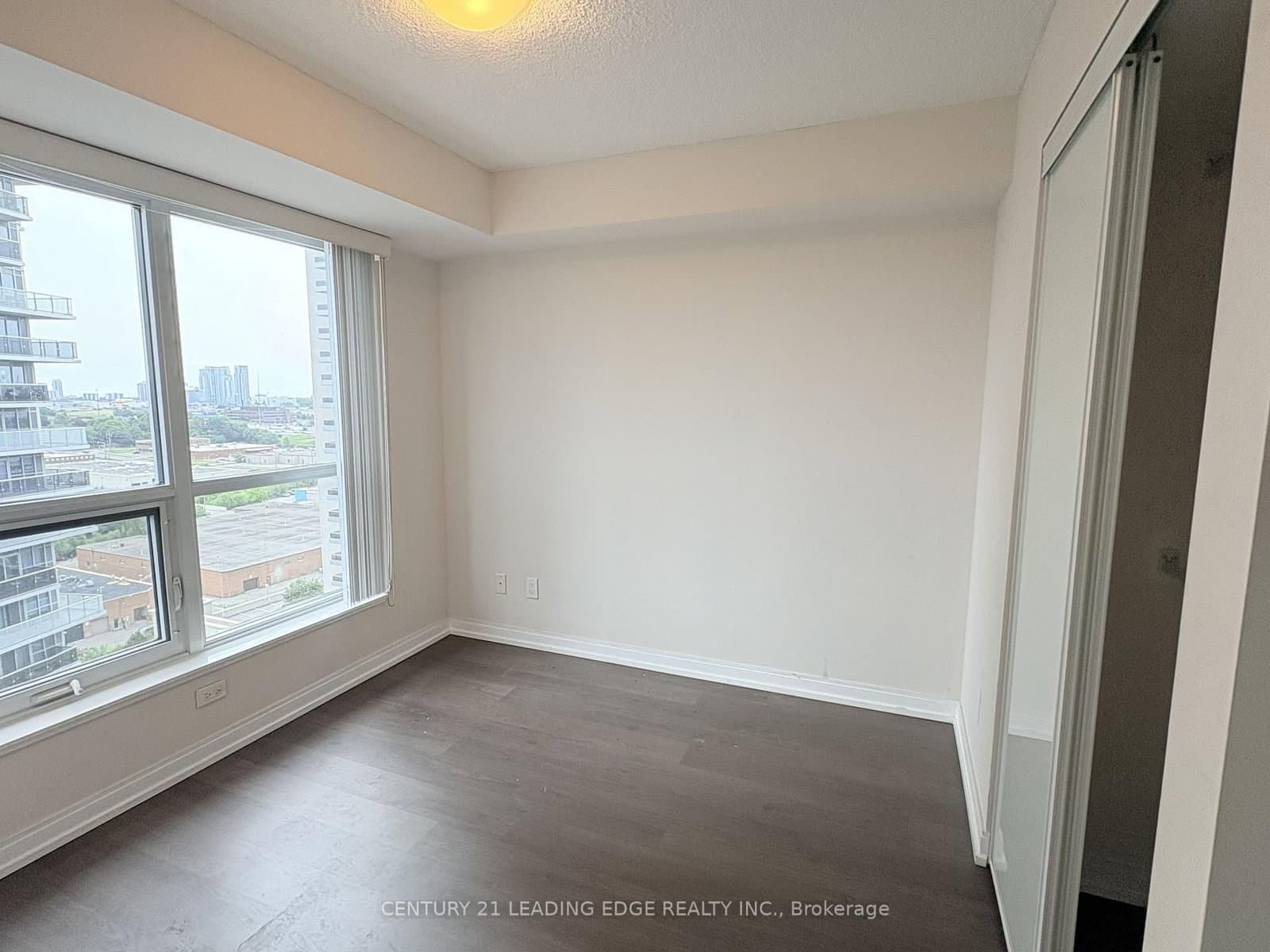 255 Village Green Square, Unit 1401 thumbnail 15