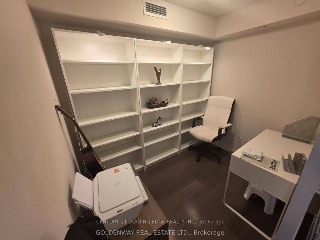 255 Village Green Square, Unit 1401 thumbnail 4