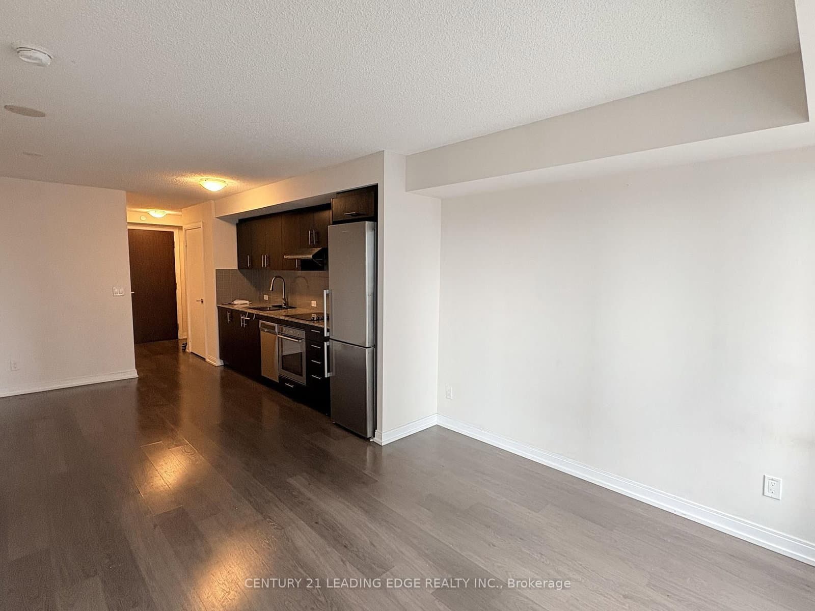 255 Village Green Square, Unit 1401 thumbnail 9