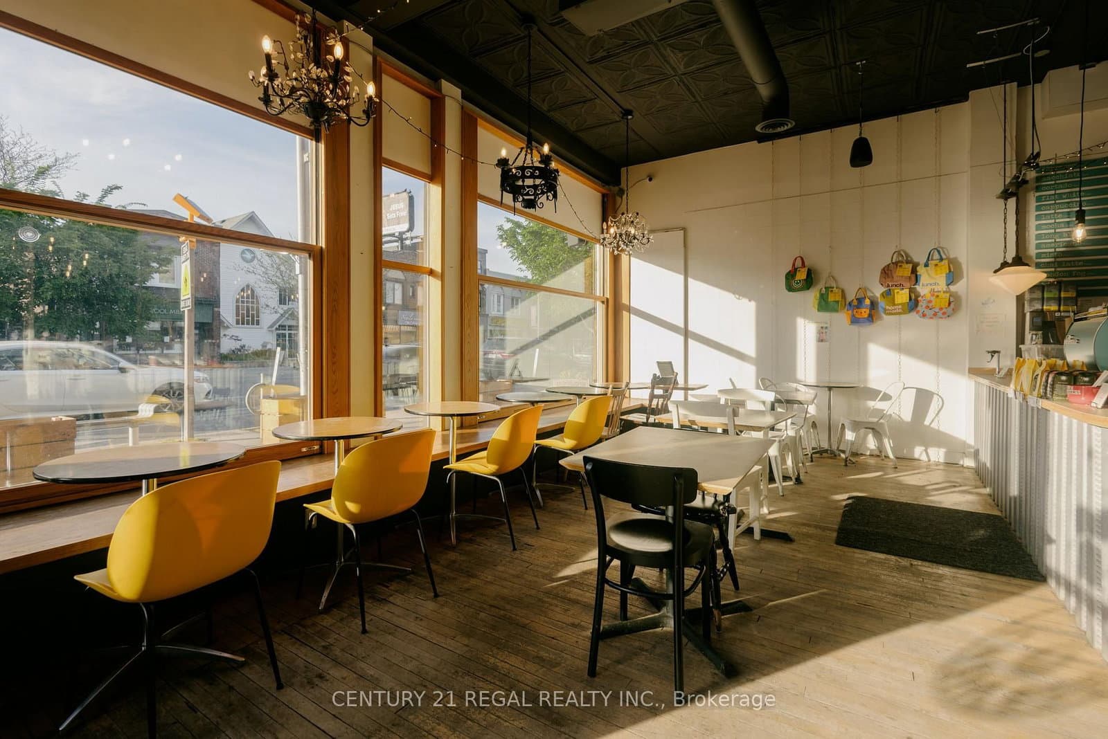 2165 Danforth Avenue thumbnail 3