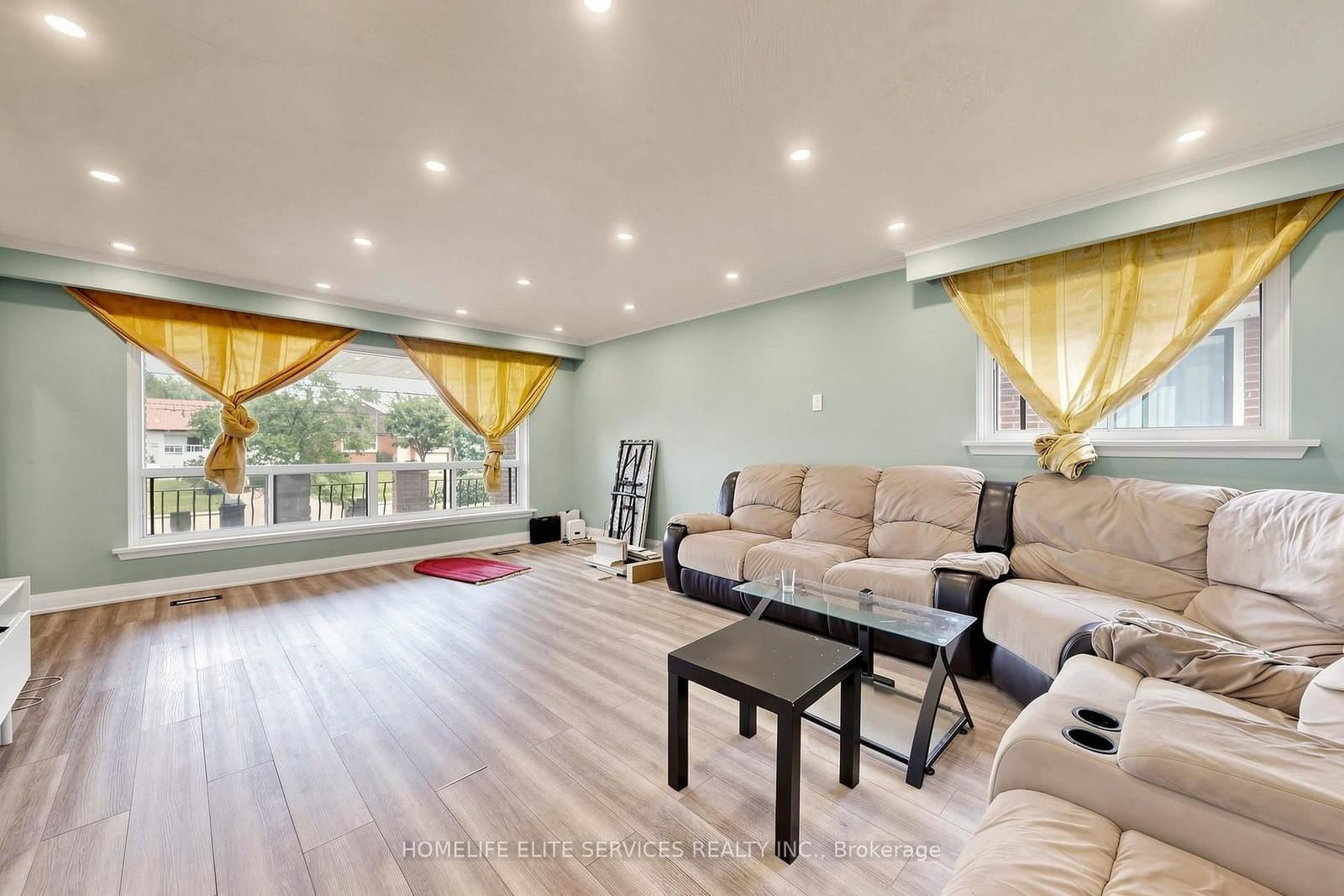 76 Gooderham Drive thumbnail 6