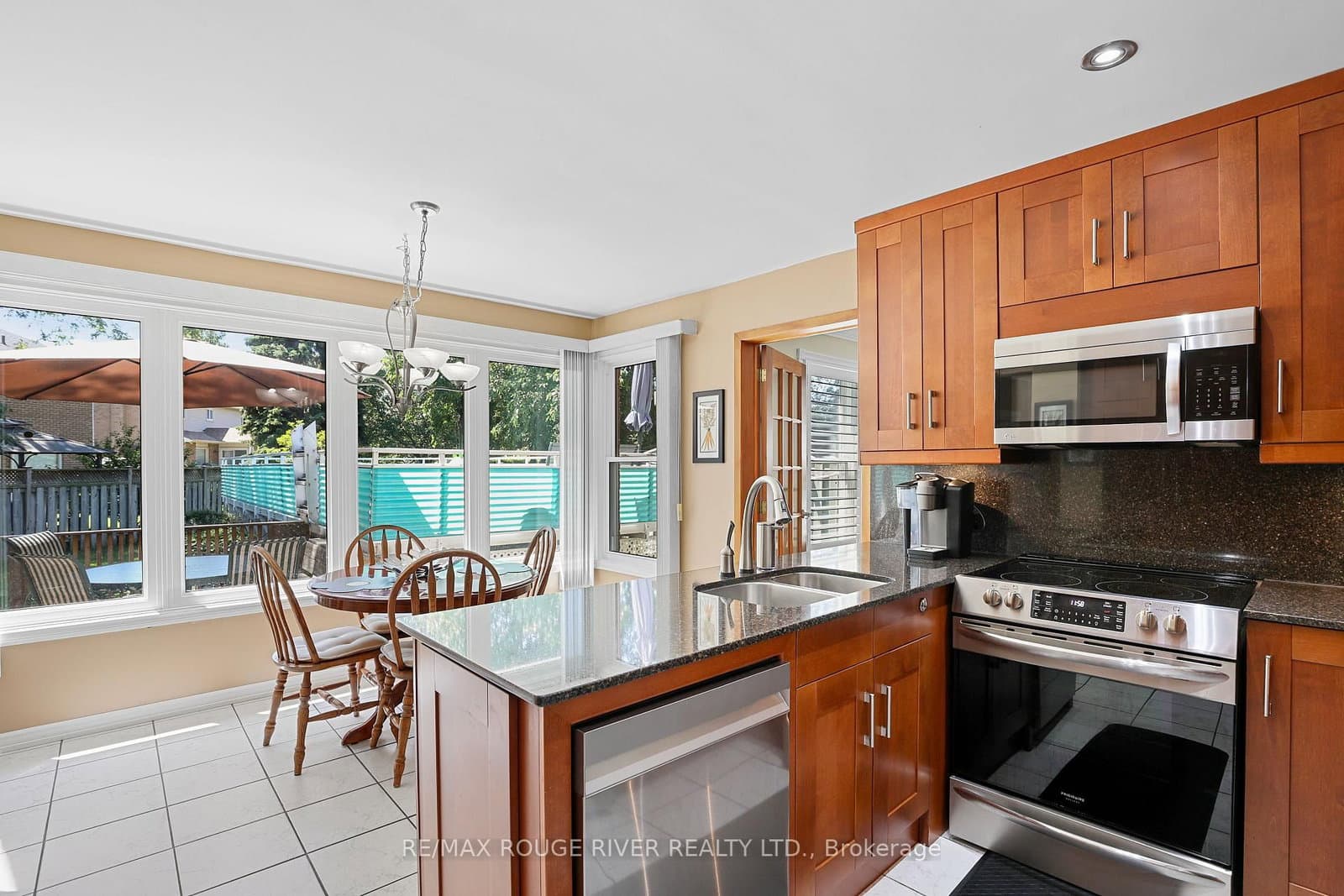 11 Canmore Boulevard thumbnail 10