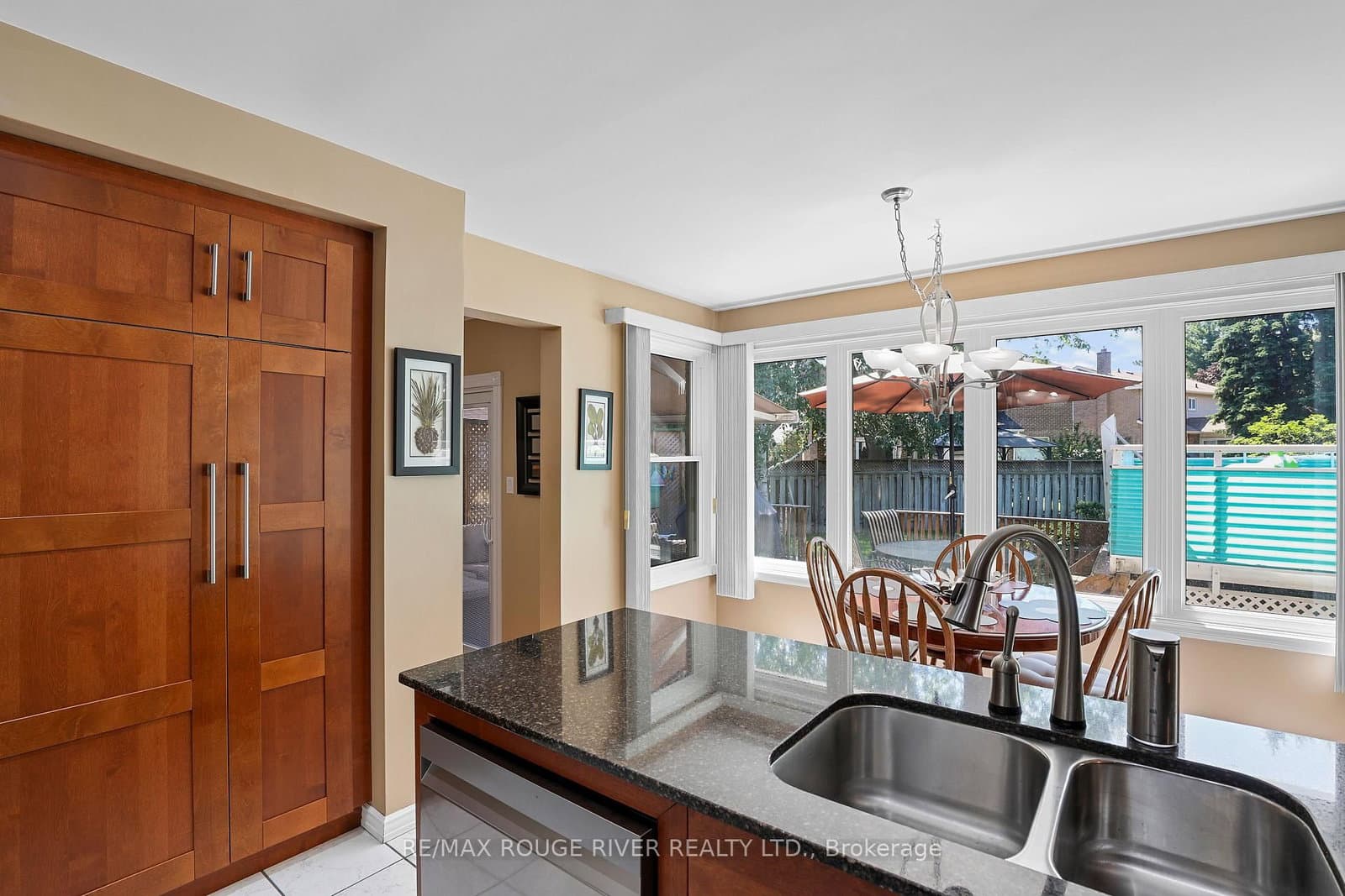 11 Canmore Boulevard thumbnail 6