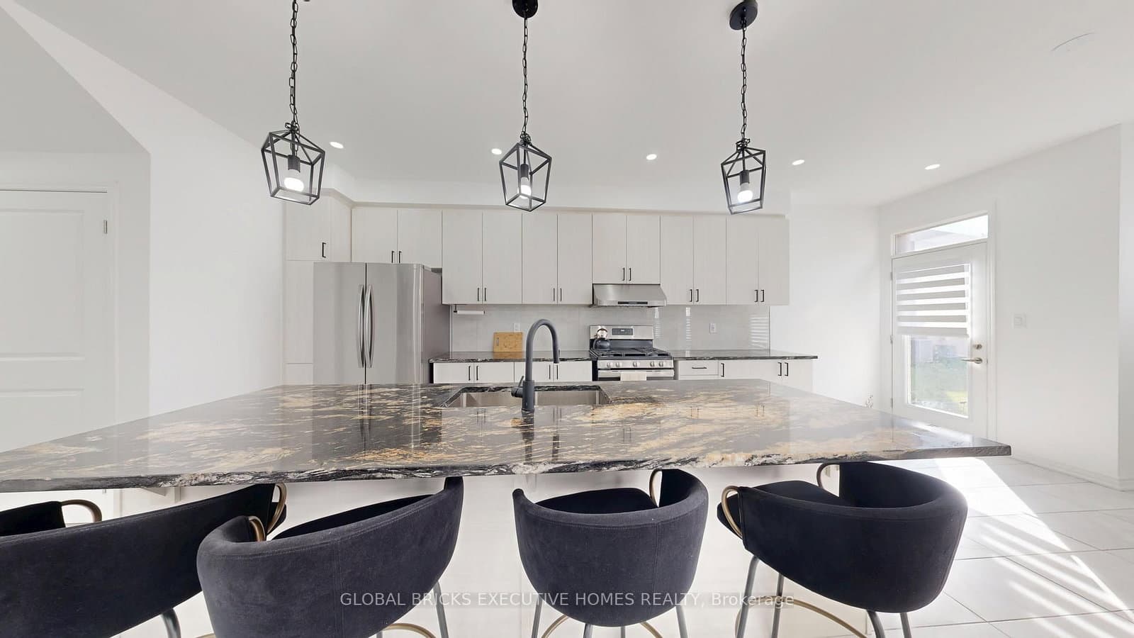 2885 Foxden Square thumbnail 15