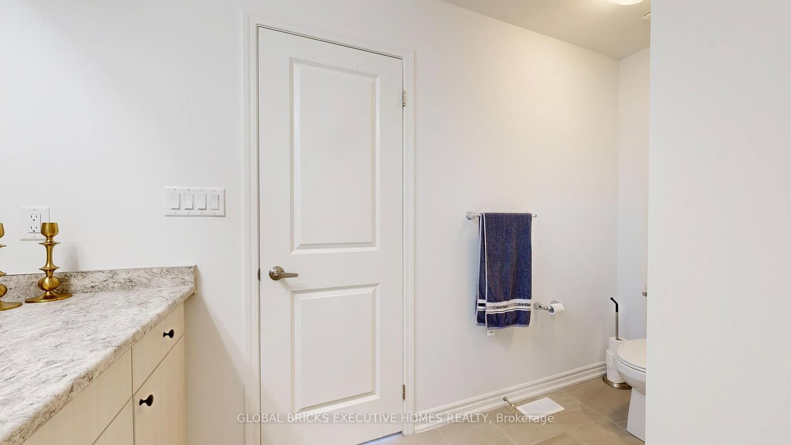 2885 Foxden Square thumbnail 39