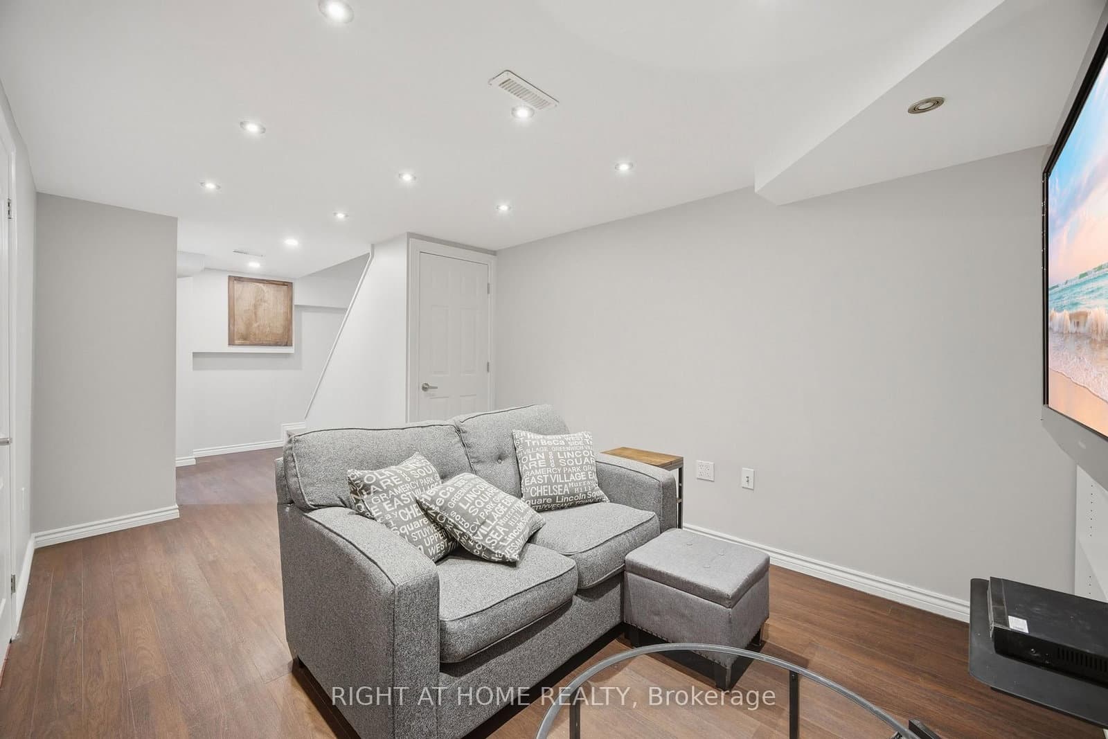 21 Dobson Drive thumbnail 31