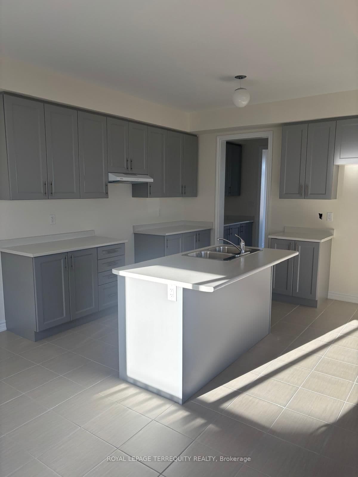 2540 Hibiscus Drive thumbnail 25