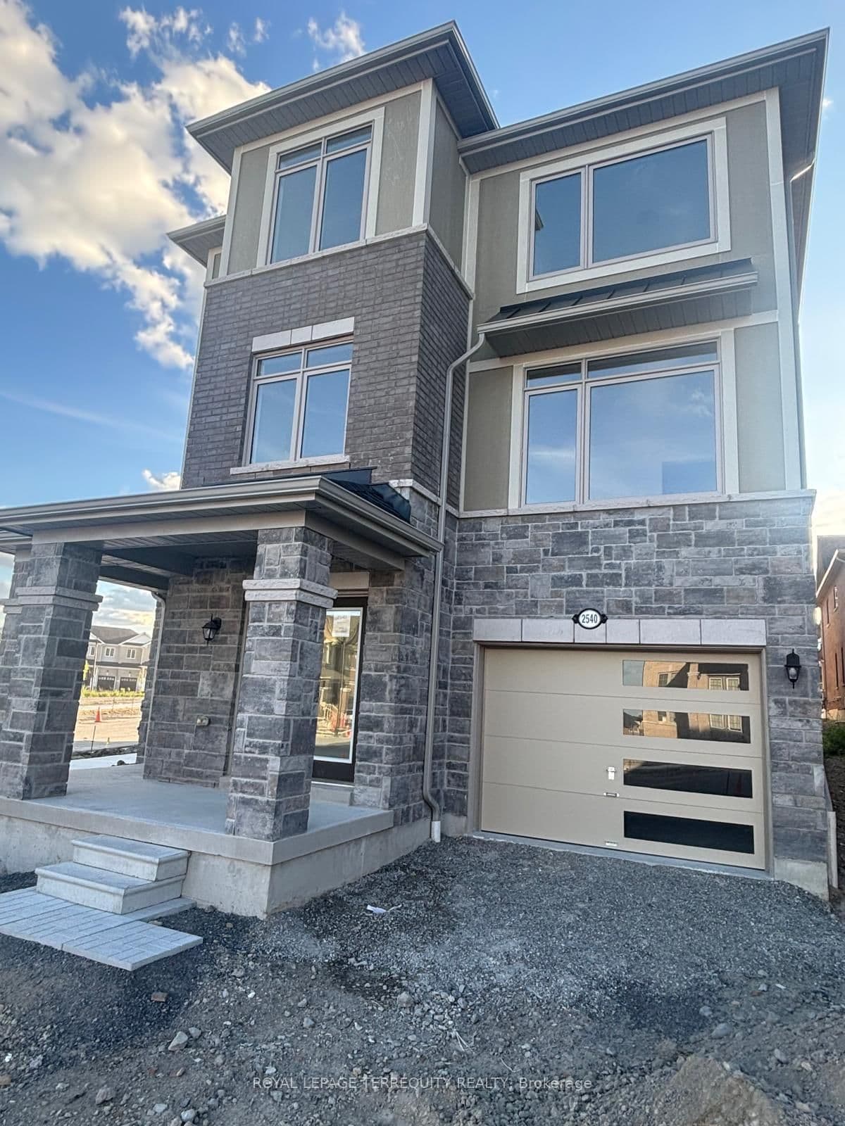 2540 Hibiscus Drive thumbnail 5