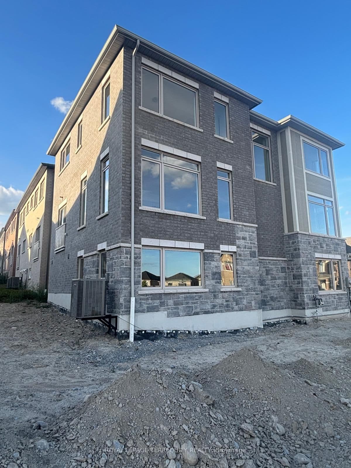 2540 Hibiscus Drive thumbnail 7