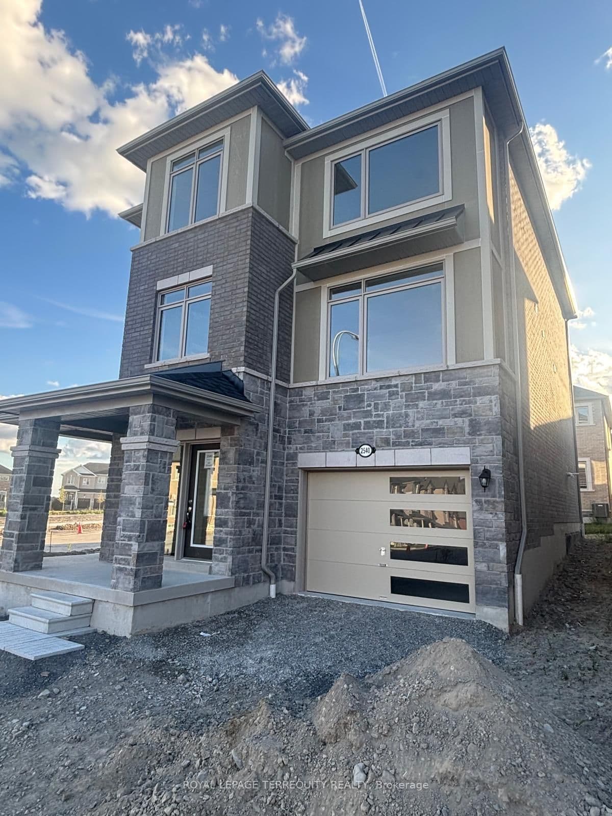 2540 Hibiscus Drive thumbnail 8