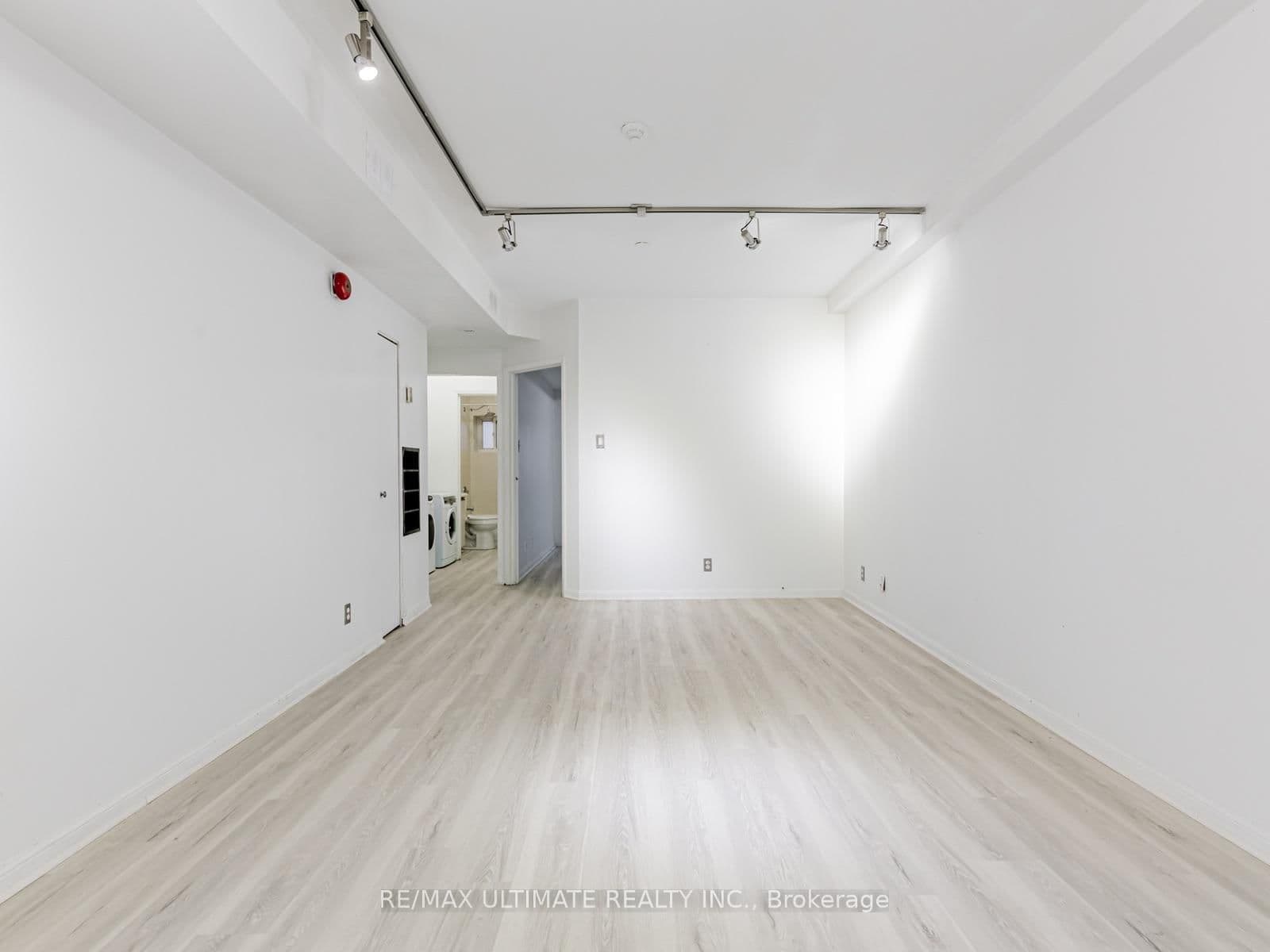 996 Queen Street E, Unit 4 thumbnail 7