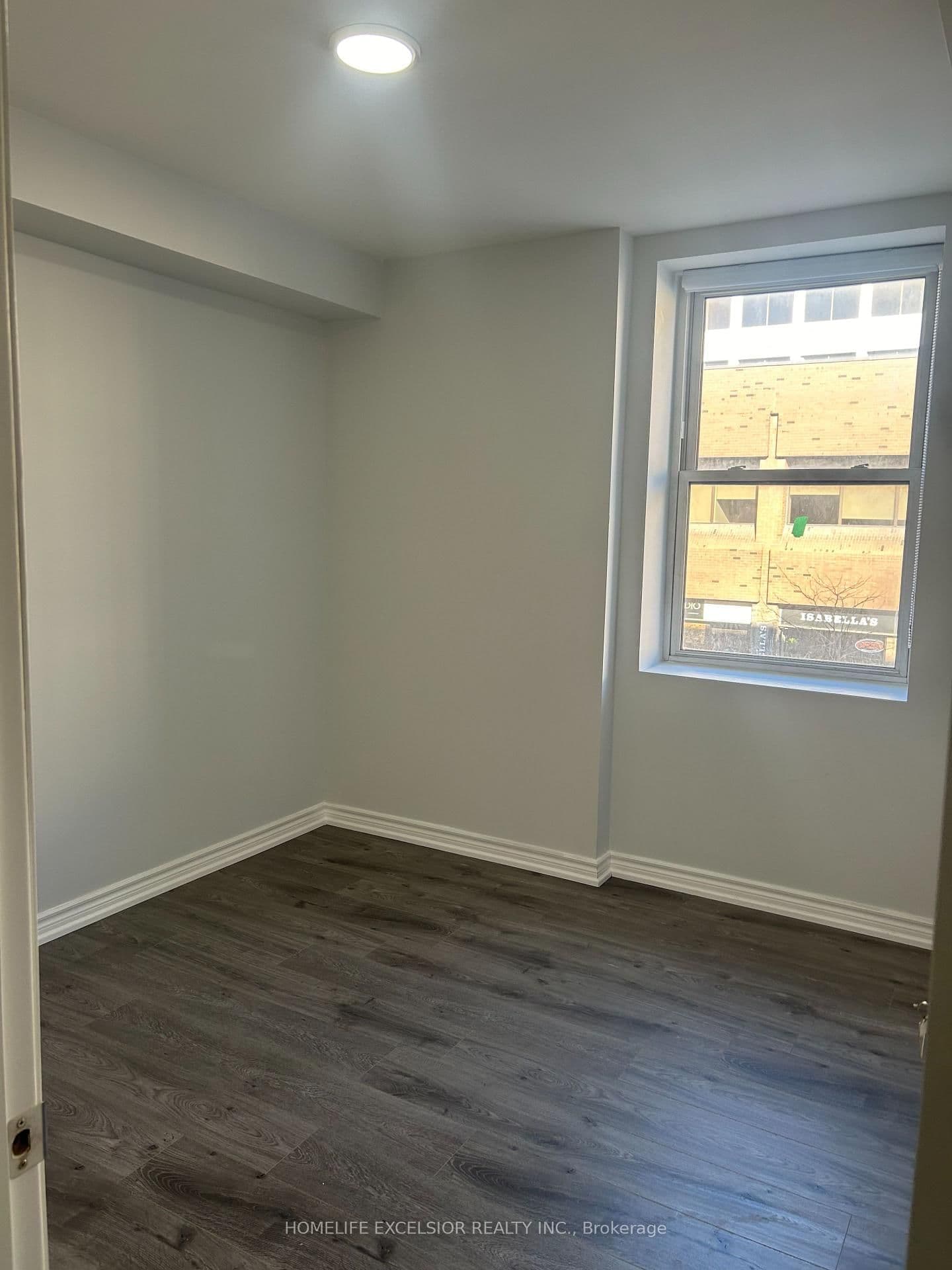 3 Simcoe Street S, Unit Unit 3 thumbnail 2
