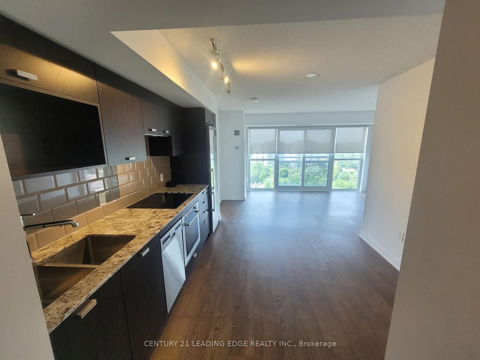 275 Village Green Square S, Unit 1921 thumbnail 2