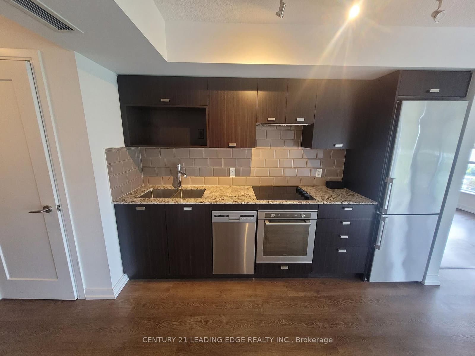 275 Village Green Square S, Unit 1921 thumbnail 3