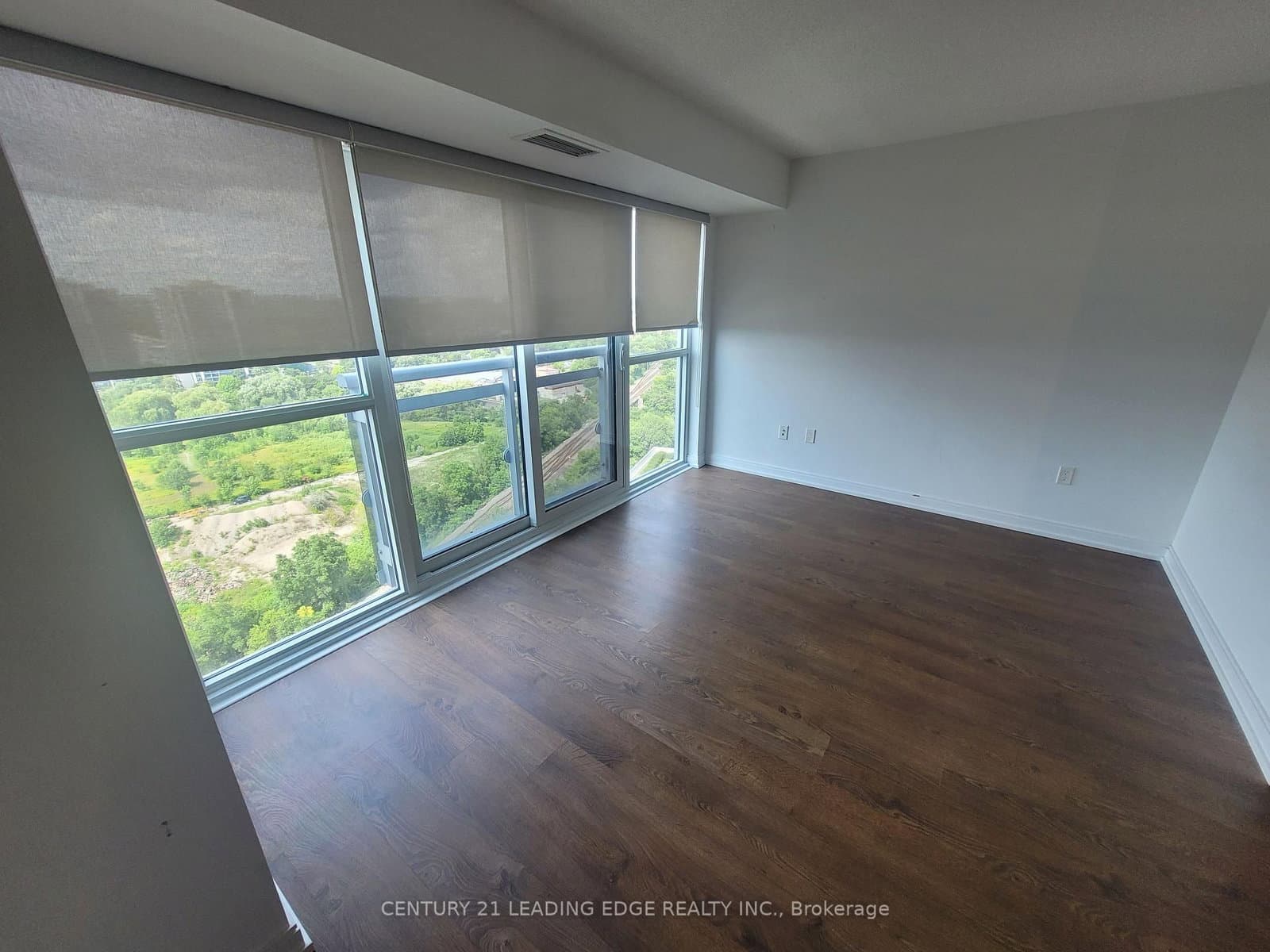 275 Village Green Square S, Unit 1921 thumbnail 7