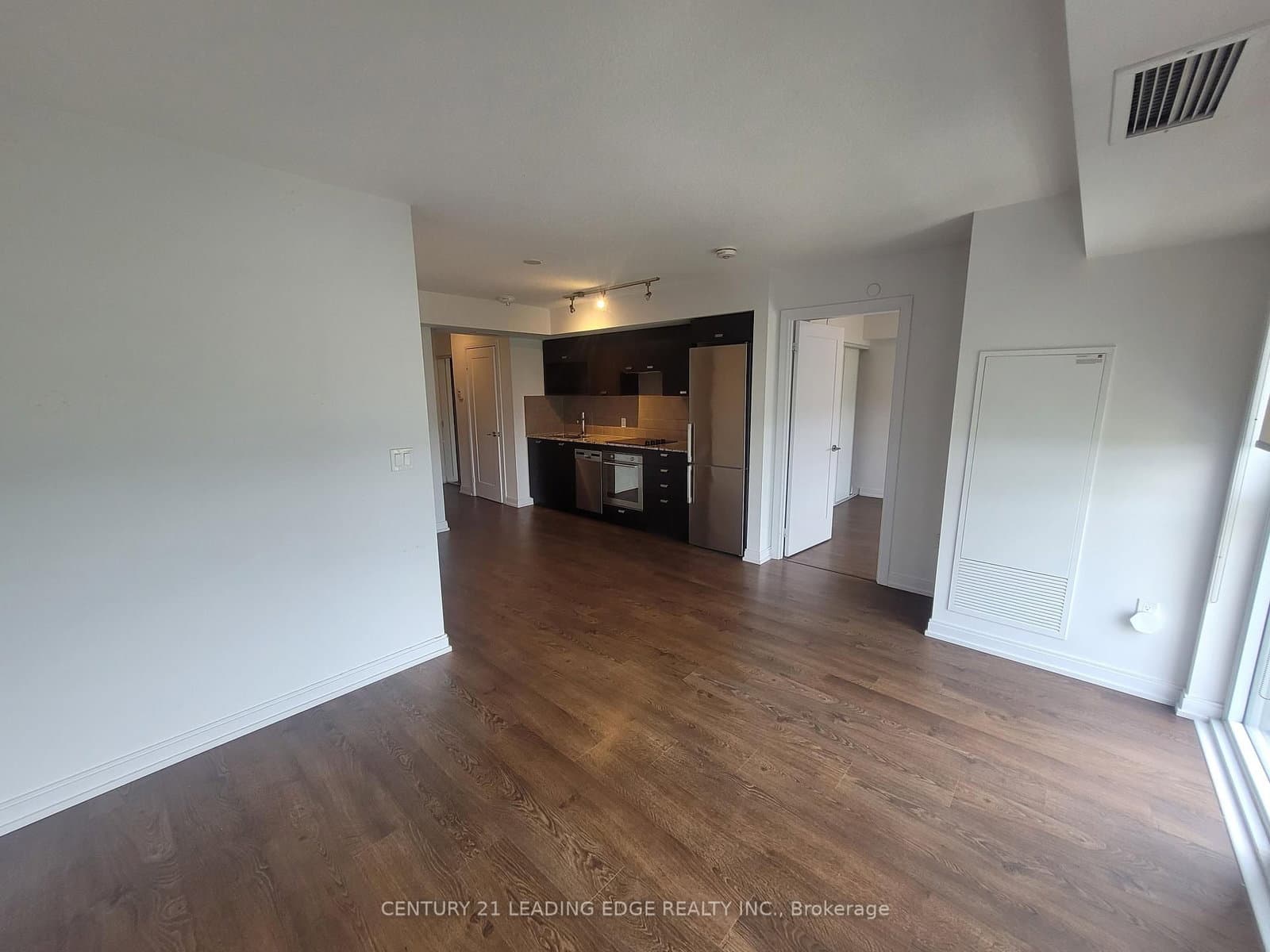 275 Village Green Square S, Unit 1921 thumbnail 8