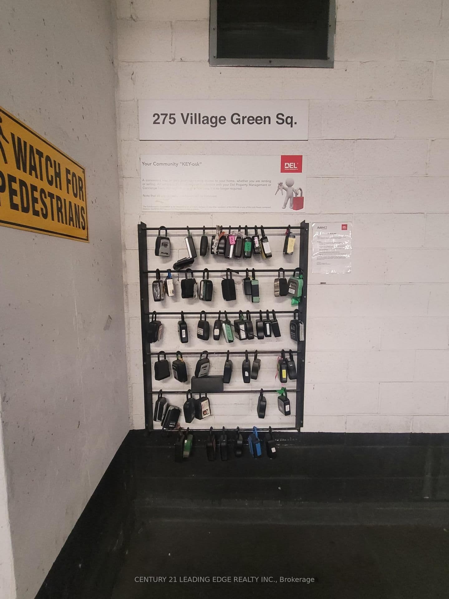 275 Village Green Square S, Unit 1921 thumbnail 9