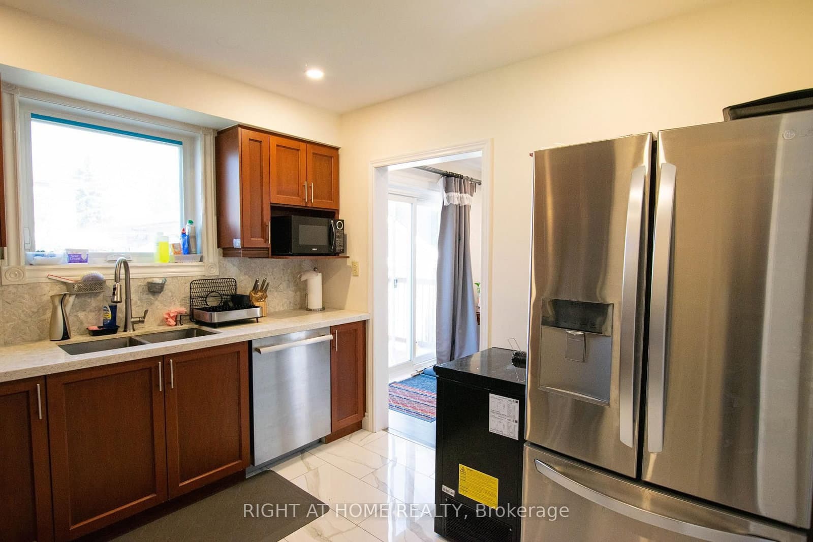 32 Ellendale Drive thumbnail 7