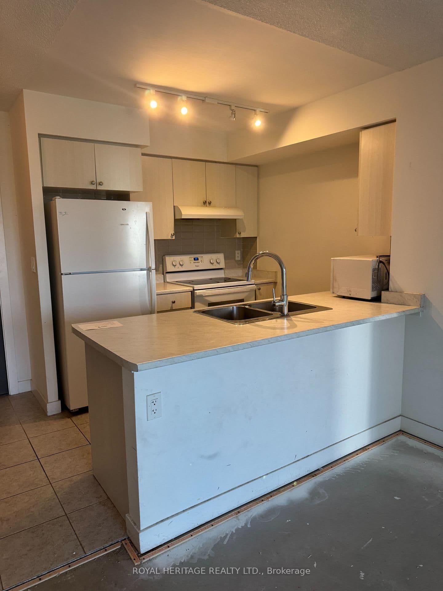 1346 Danforth Road, Unit 403 thumbnail 2