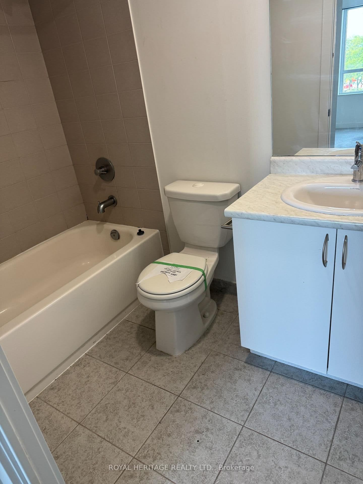 1346 Danforth Road, Unit 403 thumbnail 8