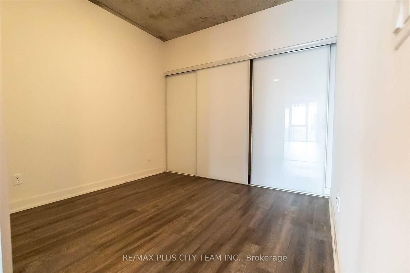 15 Baseball Place, Unit 305 thumbnail 14