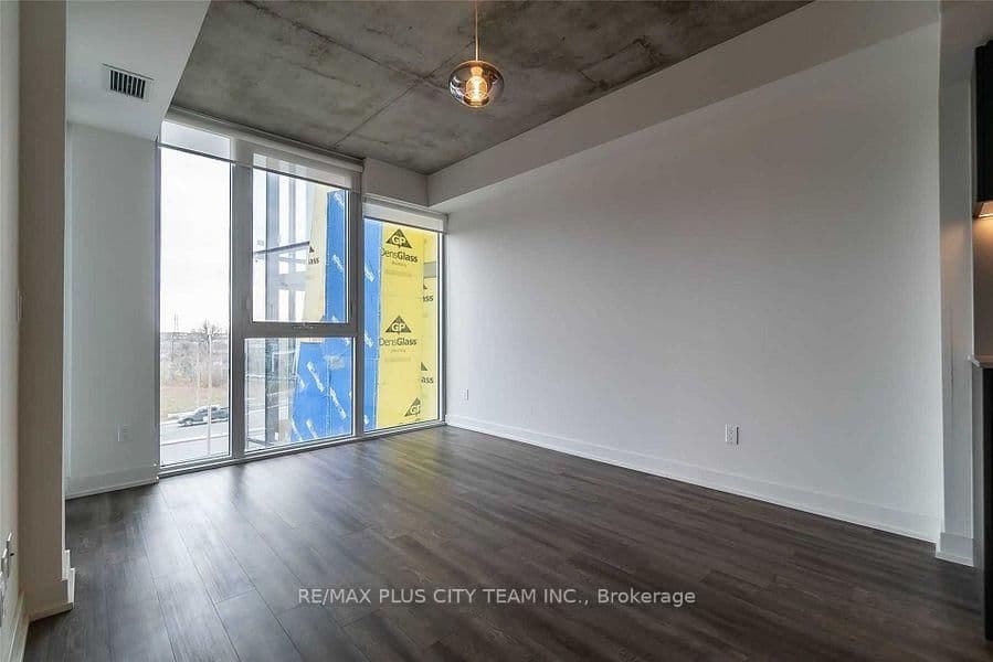 15 Baseball Place, Unit 305 thumbnail 2