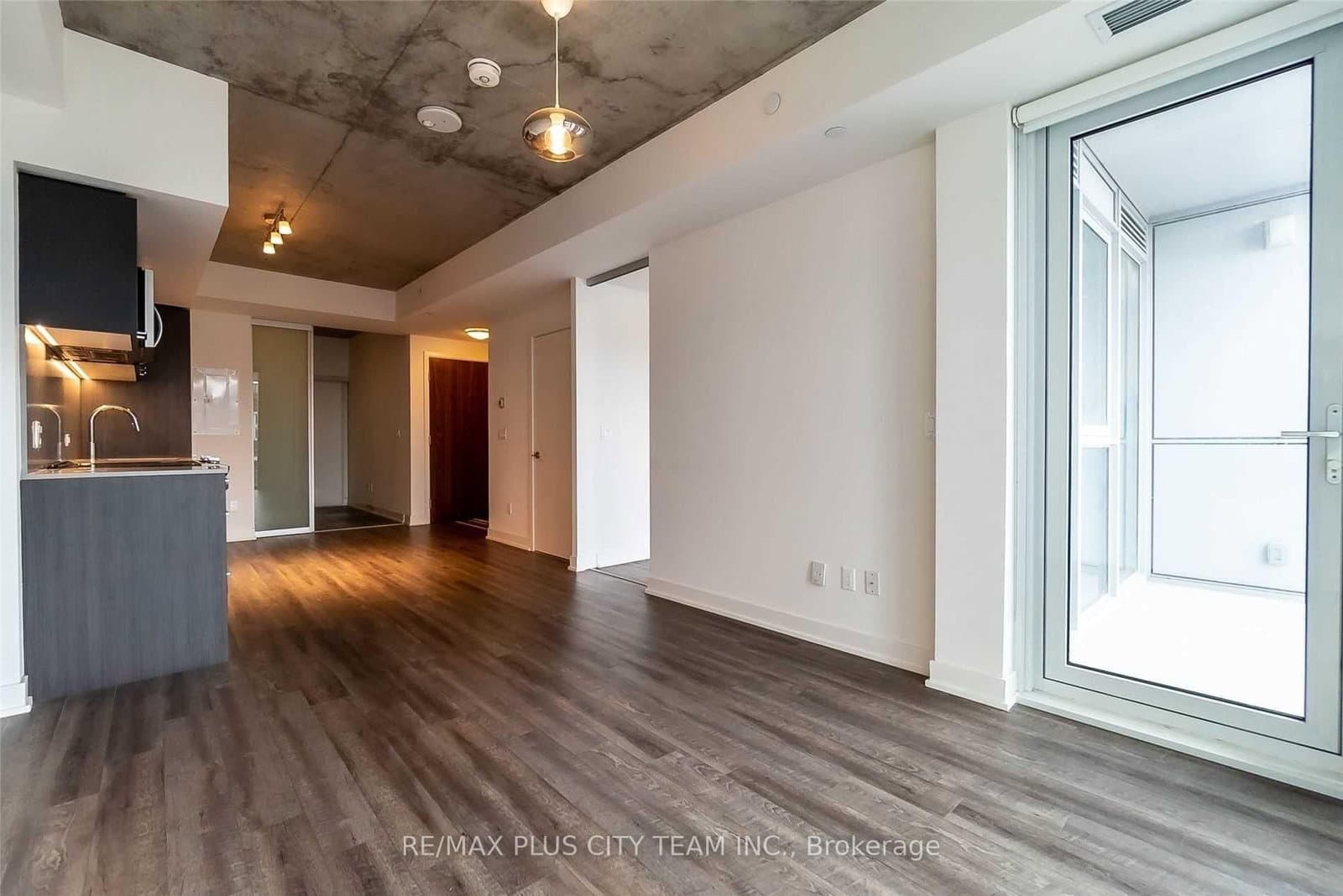15 Baseball Place, Unit 305 thumbnail 3