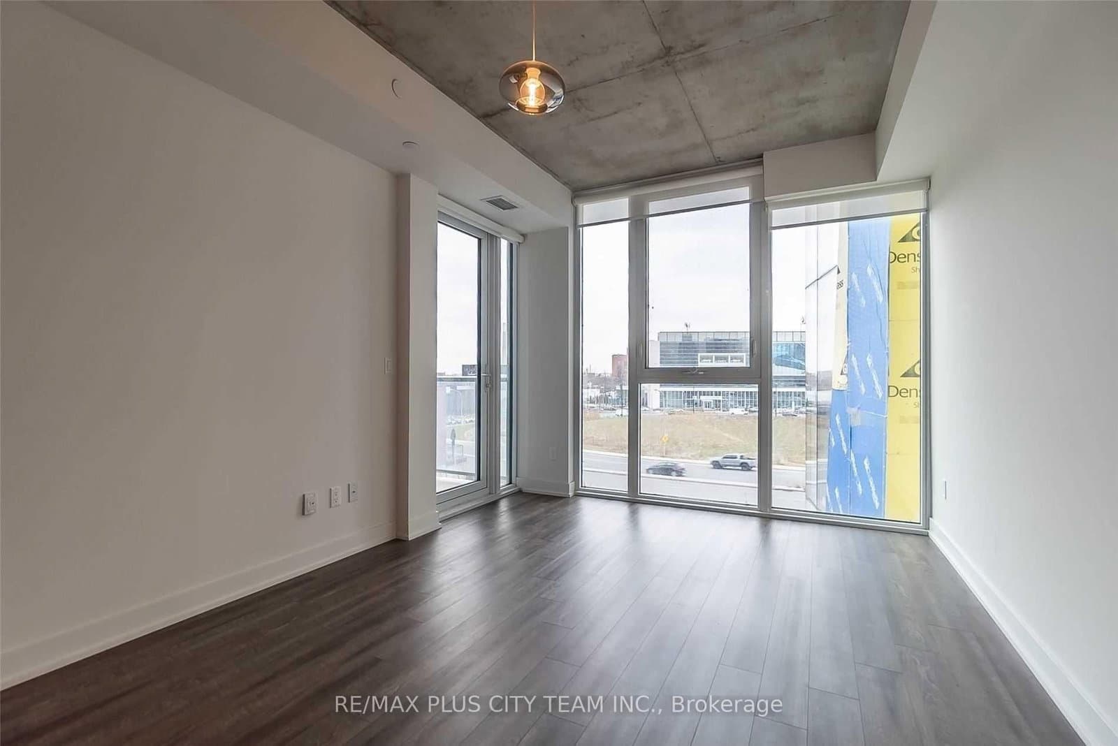 15 Baseball Place, Unit 305 thumbnail 4
