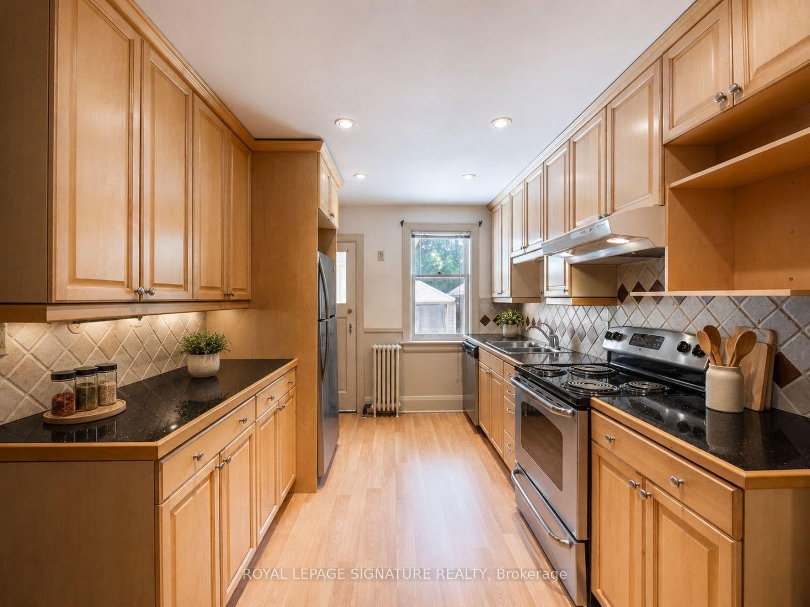 511 Donlands Avenue thumbnail 12