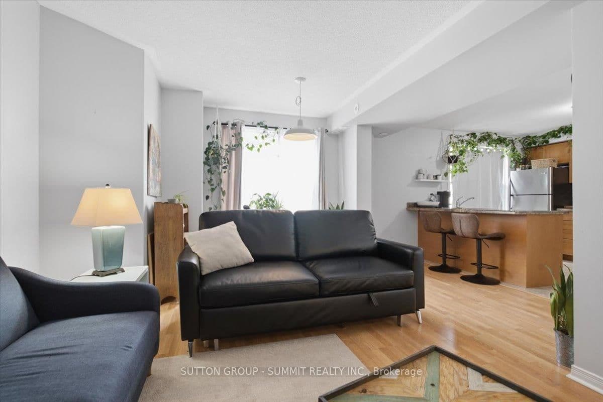 25 Strangford Lane, Unit 201 thumbnail 5