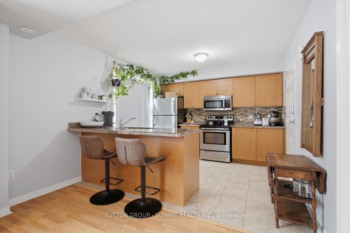 25 Strangford Lane, Unit 201 thumbnail 8