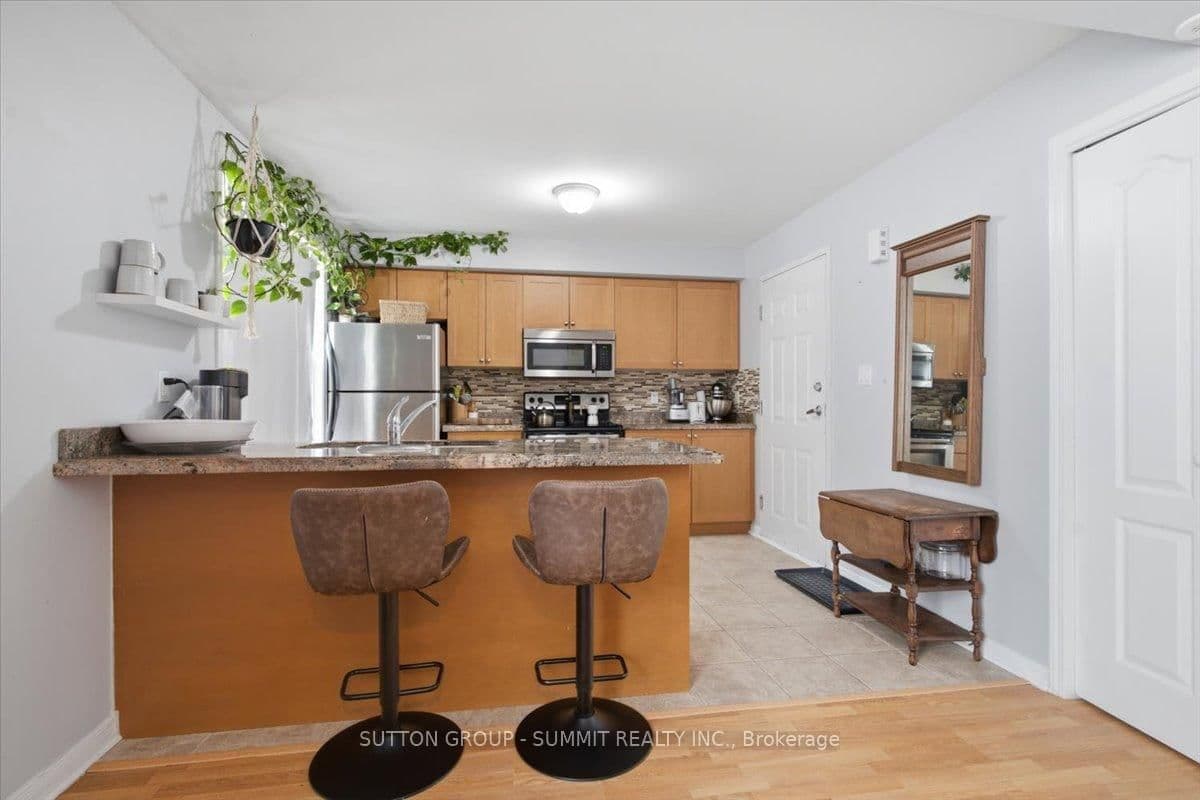25 Strangford Lane, Unit 201 thumbnail 9
