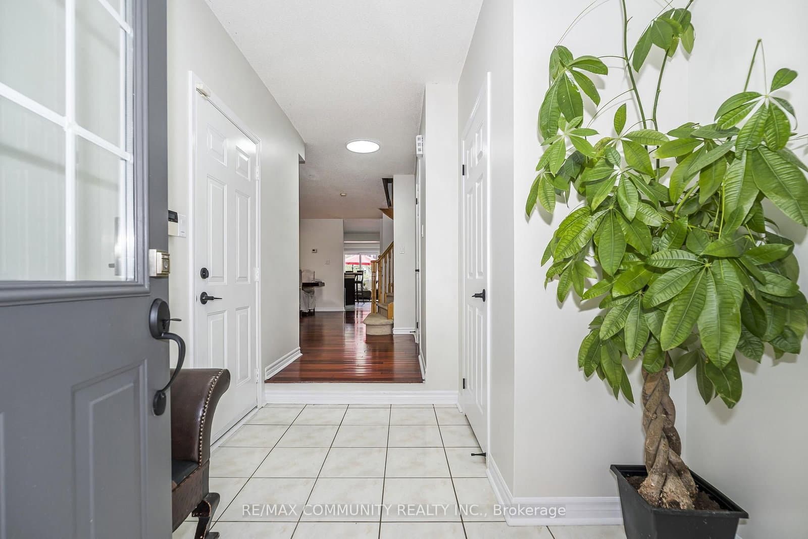 1597 Avonmore Square thumbnail 3